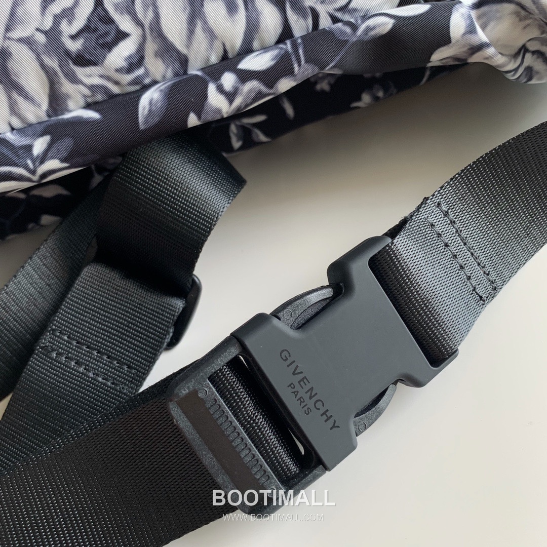 Givenchy Nylon Belt Bag Crossbody with 4G Jacquard Strap and Front Zip Pocket Detail 지방시 나일론 벨트백 크로스바디 4G 자카드 스트랩 프론트 지퍼 포켓 디테일 33cm 7