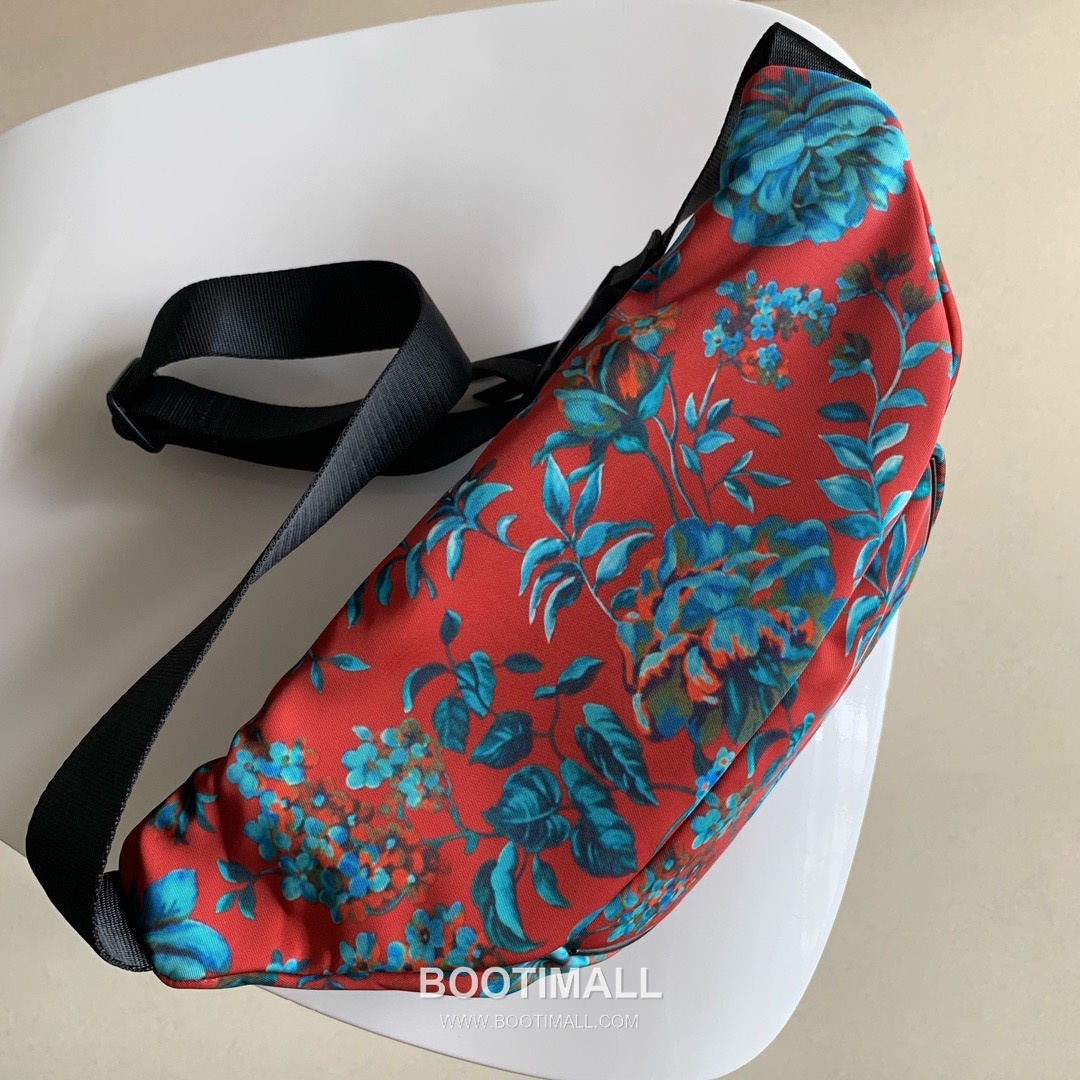 Givenchy Nylon Belt Bag Crossbody with 4G Jacquard Strap and Front Zip Pocket Detail 지방시 나일론 벨트백 크로스바디 4G 자카드 스트랩 프론트 지퍼 포켓 디테일 33cm 3