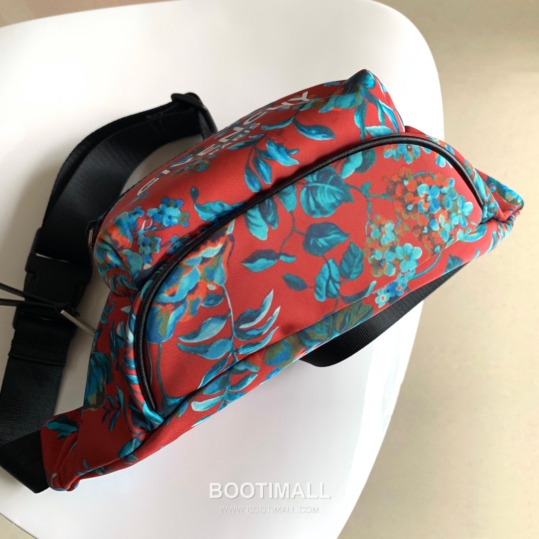 Givenchy Nylon Belt Bag Crossbody with 4G Jacquard Strap and Front Zip Pocket Detail 지방시 나일론 벨트백 크로스바디 4G 자카드 스트랩 프론트 지퍼 포켓 디테일 33cm 4