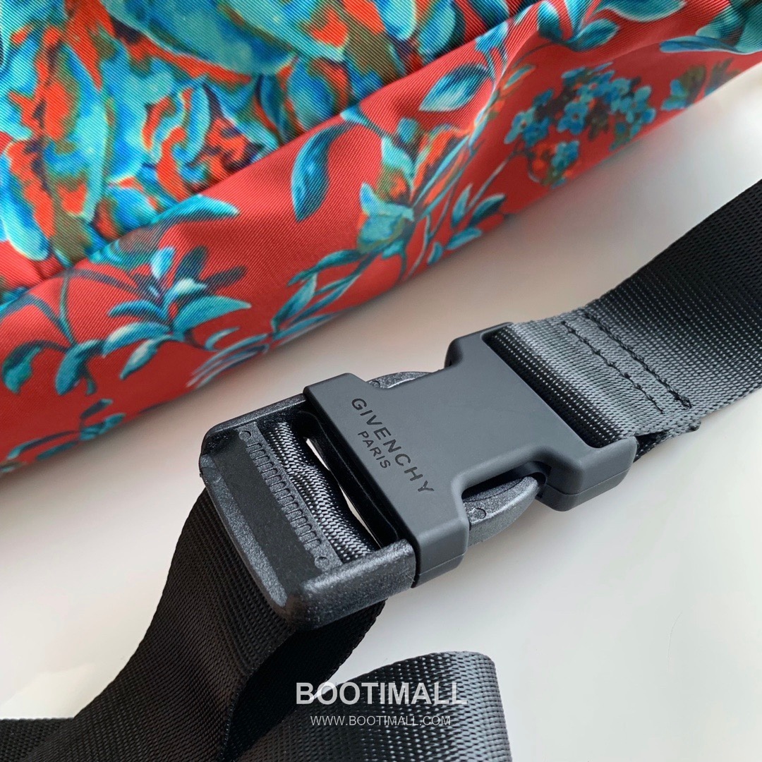 Givenchy Nylon Belt Bag Crossbody with 4G Jacquard Strap and Front Zip Pocket Detail 지방시 나일론 벨트백 크로스바디 4G 자카드 스트랩 프론트 지퍼 포켓 디테일 33cm 7