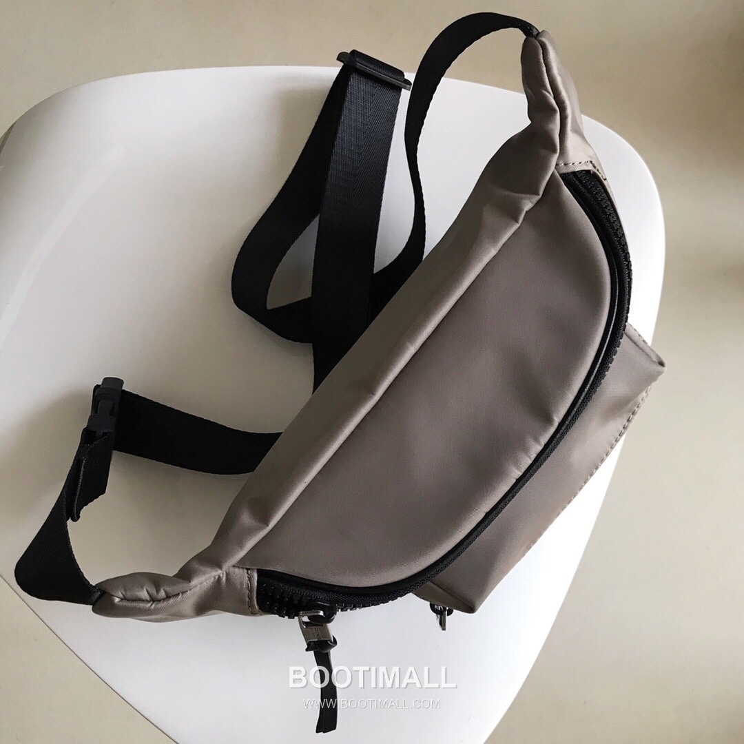 Givenchy Nylon Belt Bag Crossbody with 4G Jacquard Strap and Front Zip Pocket Detail 지방시 나일론 벨트백 크로스바디 4G 자카드 스트랩 프론트 지퍼 포켓 디테일 33cm 2