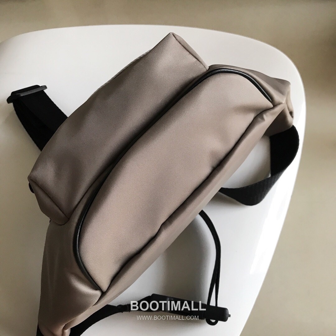 Givenchy Nylon Belt Bag Crossbody with 4G Jacquard Strap and Front Zip Pocket Detail 지방시 나일론 벨트백 크로스바디 4G 자카드 스트랩 프론트 지퍼 포켓 디테일 33cm 6