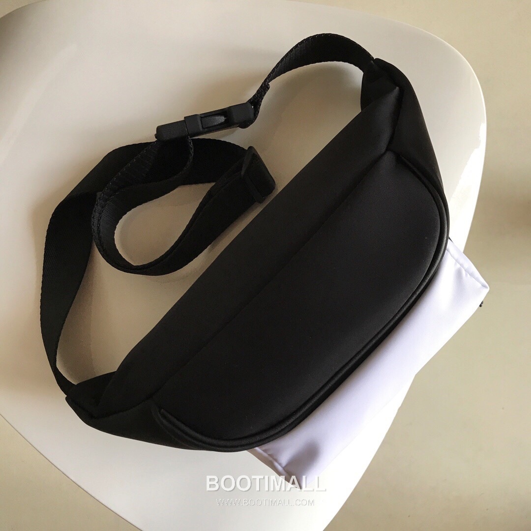 Givenchy Nylon Belt Bag Crossbody with 4G Jacquard Strap and Front Zip Pocket Detail 지방시 나일론 벨트백 크로스바디 4G 자카드 스트랩 프론트 지퍼 포켓 디테일 33cm 6