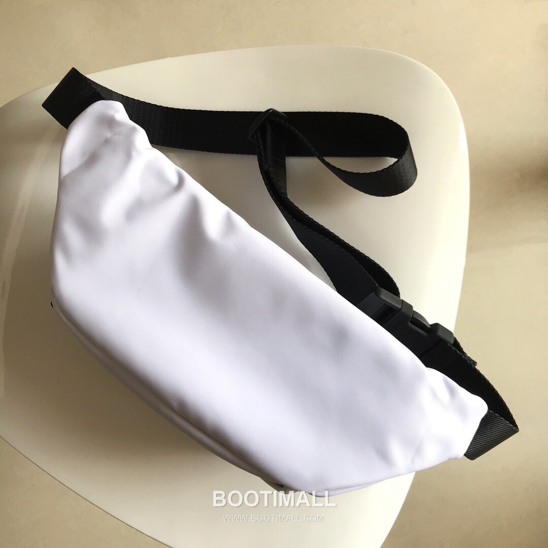 Givenchy Nylon Belt Bag Crossbody with 4G Jacquard Strap and Front Zip Pocket Detail 지방시 나일론 벨트백 크로스바디 4G 자카드 스트랩 프론트 지퍼 포켓 디테일 33cm 5