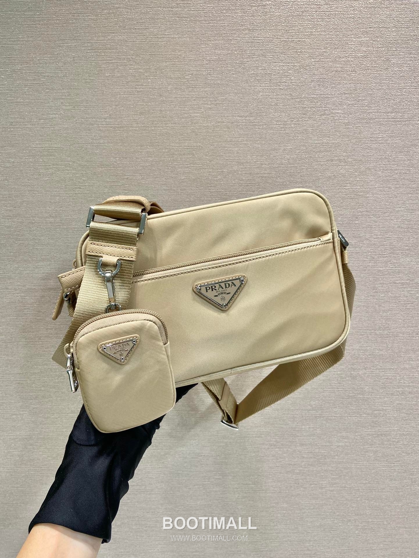 Prada Re-Nylon Three-in-One Shoulder Bag with Detachable Mini Pouch Strap Detail 프라다 리나일론 탈부착 미니 파우치 스트랩 삼합일 숄더백 1BC167 23cm 1