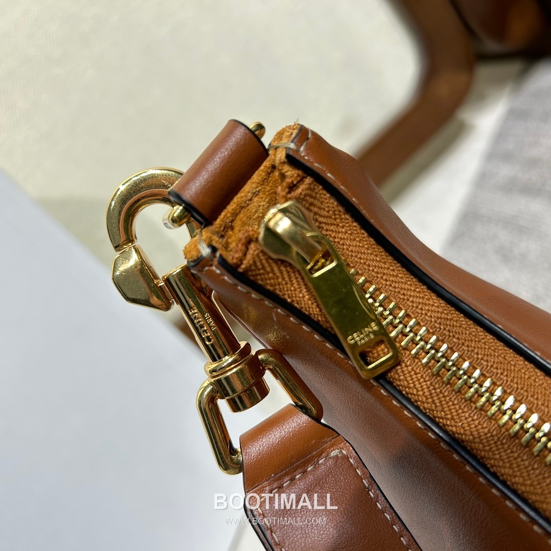 Celine Ava Strap Leather Shoulder Bag with Adjustable Buckle Detail 셀린느 아바 스트랩 레더 조절 버클 숄더백 196923 24cm 6