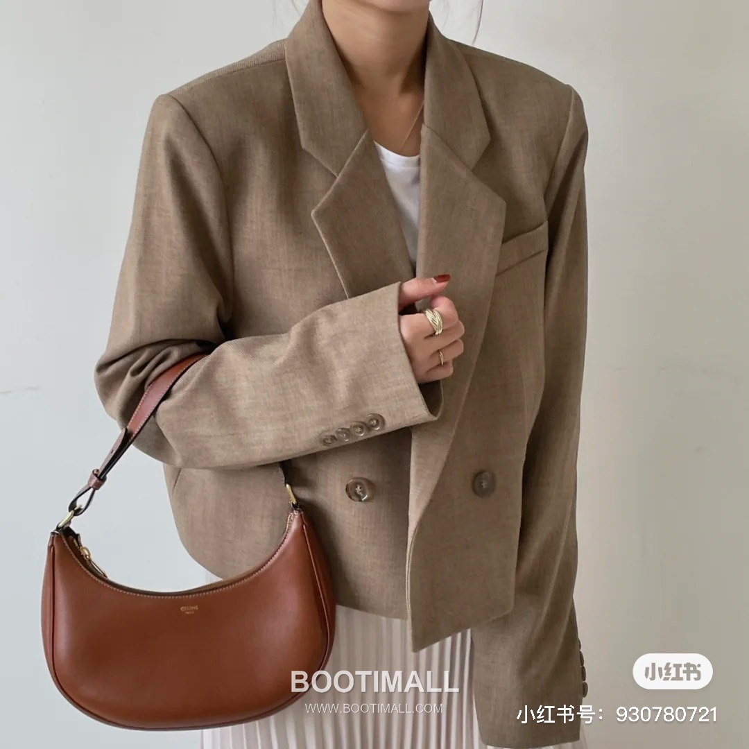 Celine Ava Strap Leather Shoulder Bag with Adjustable Buckle Detail 셀린느 아바 스트랩 레더 조절 버클 숄더백 196923 24cm 11