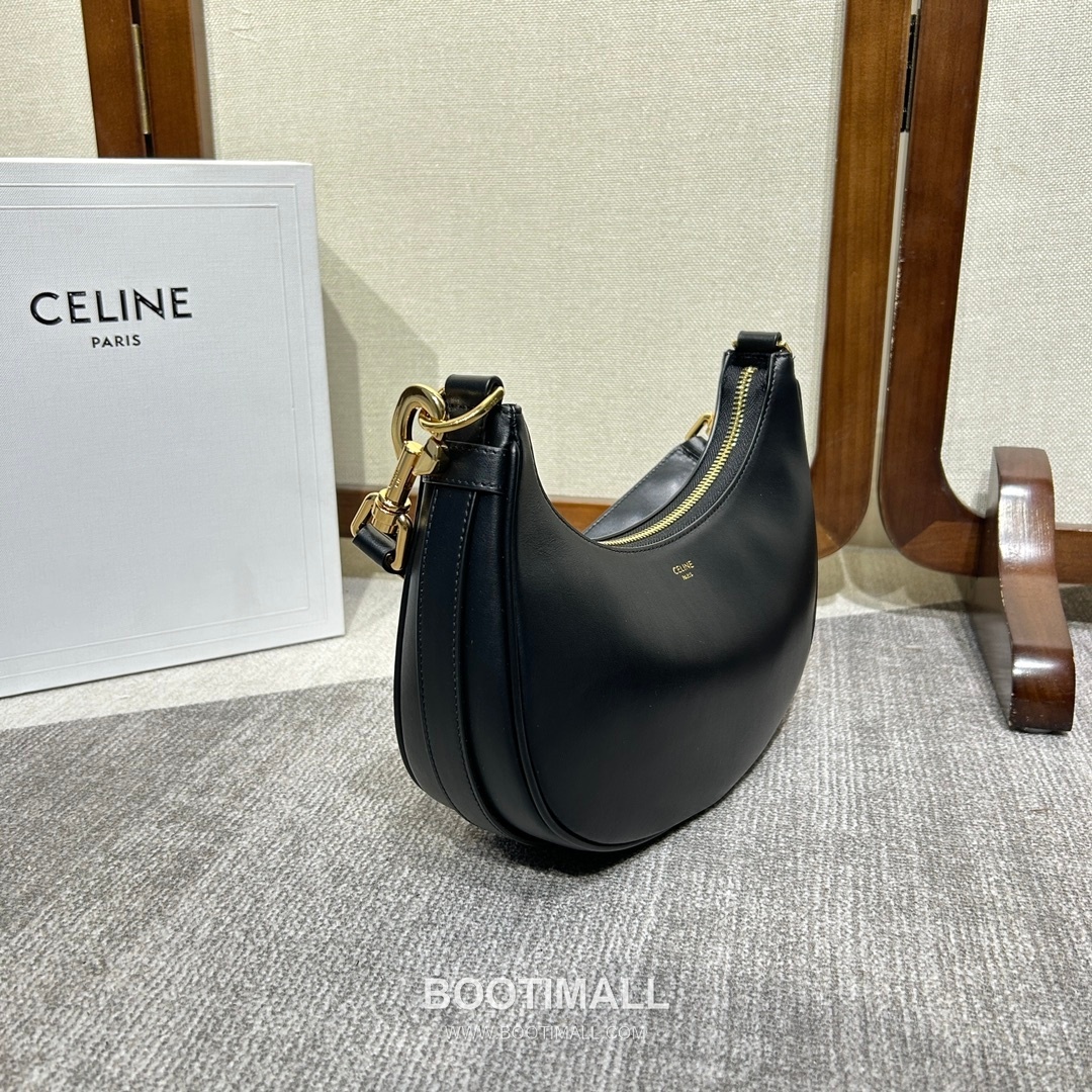 Celine Ava Strap Leather Shoulder Bag with Adjustable Buckle Detail 셀린느 아바 스트랩 레더 조절 버클 숄더백 196923 24cm 2
