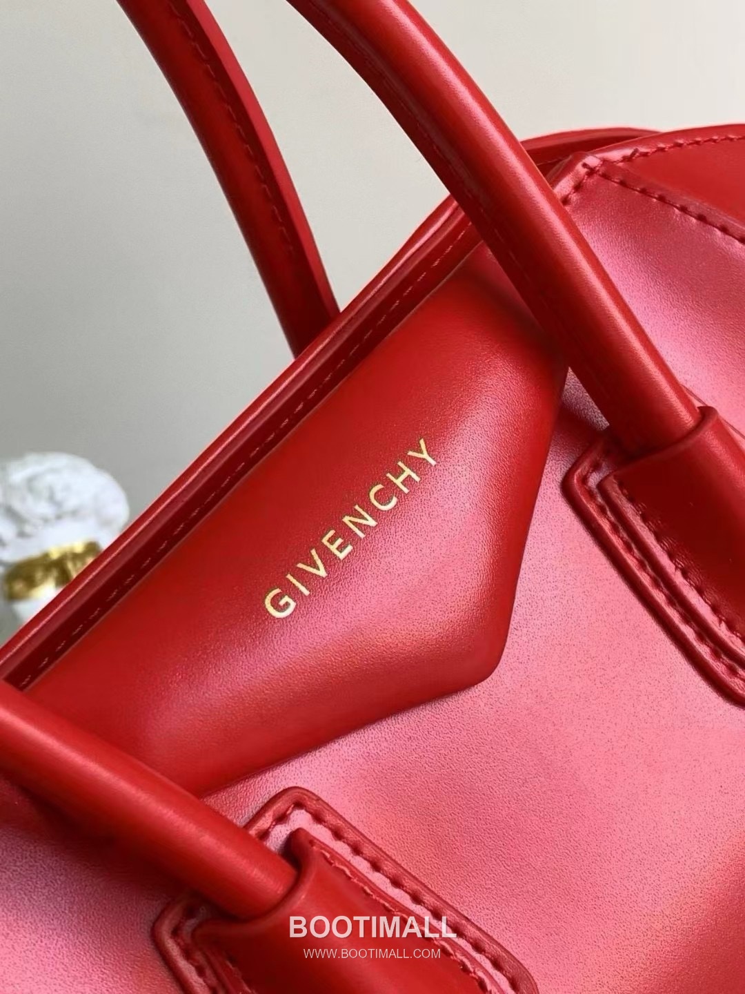 Givenchy Antigona Box Leather Tote Bag with Gold Hardware Detail 지방시 안티고나 박스 레더 골드 하드웨어 토트백 9981-3 22cm 5