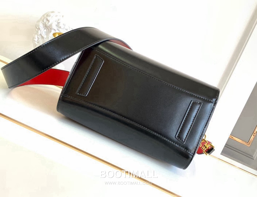 Givenchy Antigona Box Leather Tote Bag with Gold Hardware Detail 지방시 안티고나 박스 레더 골드 하드웨어 토트백 9981-3 22cm 5