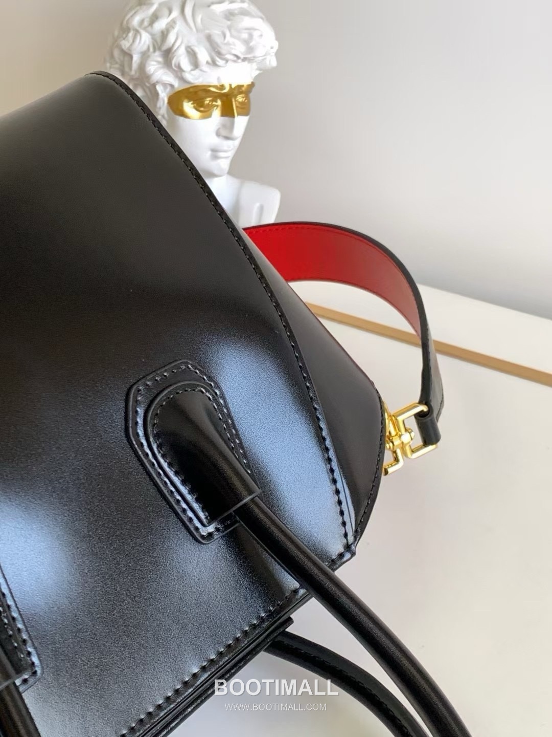 Givenchy Antigona Box Leather Tote Bag with Gold Hardware Detail 지방시 안티고나 박스 레더 골드 하드웨어 토트백 9981-3 22cm 7