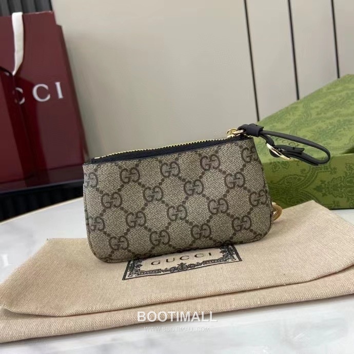 Gucci GG Emblem Canvas Card Holder with Leather Wrist Strap Detail 구찌 GG 엠블럼 캔버스 가죽 손목 스트랩 카드홀더 819113 12cm 3