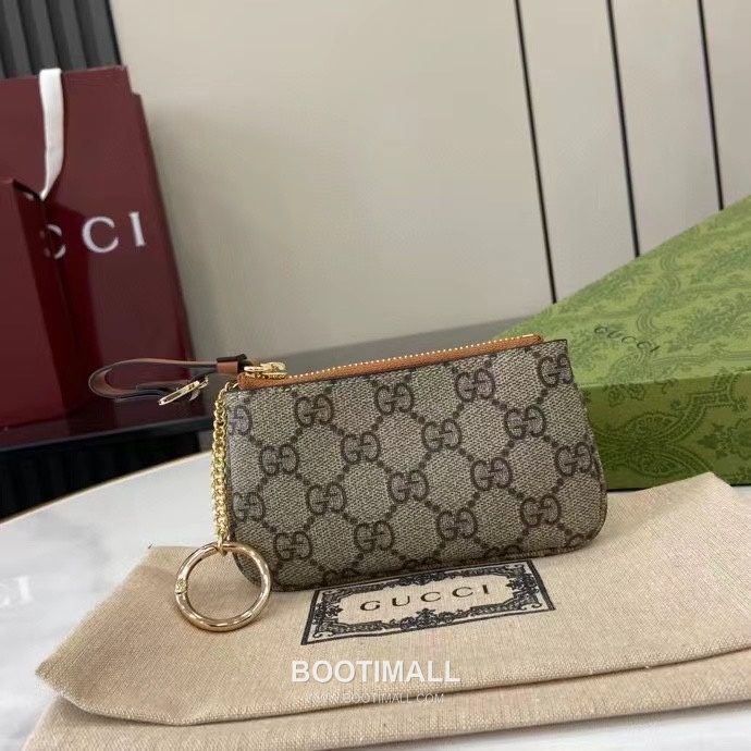 Gucci GG Emblem Canvas Card Holder with Leather Wrist Strap Detail 구찌 GG 엠블럼 캔버스 가죽 손목 스트랩 카드홀더 819113 12cm 1