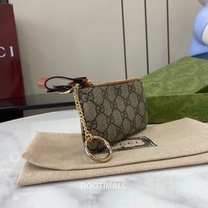 Gucci GG Emblem Canvas Card Holder with Leather Wrist Strap Detail 구찌 GG 엠블럼 캔버스 가죽 손목 스트랩 카드홀더 819113 12cm 2