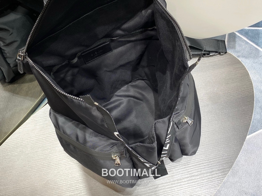 Givenchy Nylon Canvas Backpack with Calfskin Trim and Dual Zip Pocket Detail 지방시 나일론 캔버스 카프스킨 트림 듀얼 지퍼 포켓 백팩 33cm 9