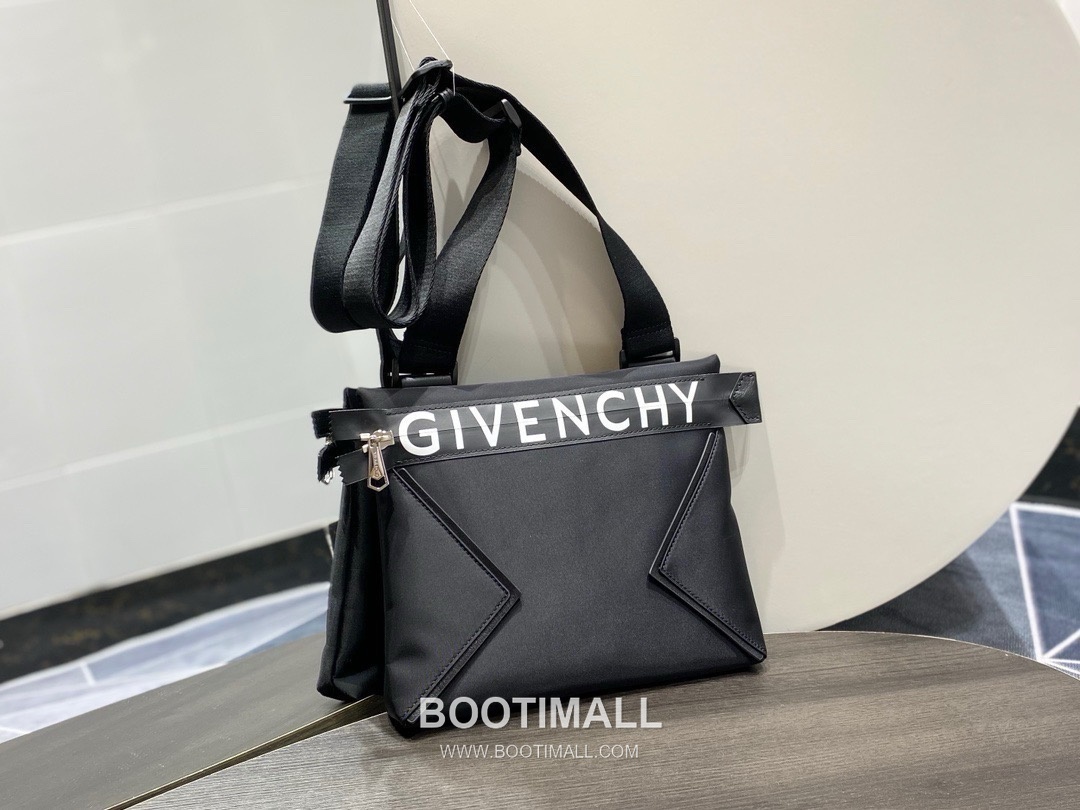 Givenchy Nylon Canvas Crossbody Bag with Calfskin Trim and Logo Zip Detail 지방시 나일론 캔버스 카프스킨 트림 로고 지퍼 크로스바디백 26cm 1