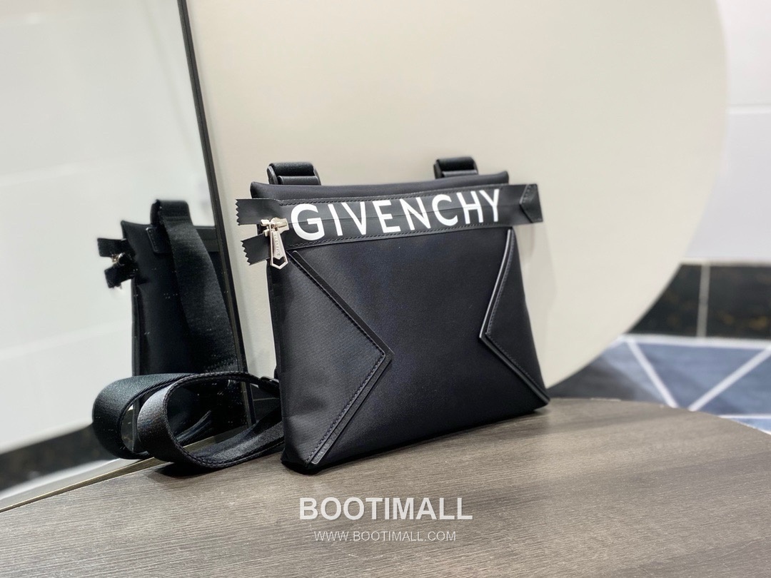 Givenchy Nylon Canvas Crossbody Bag with Calfskin Trim and Logo Zip Detail 지방시 나일론 캔버스 카프스킨 트림 로고 지퍼 크로스바디백 26cm 2