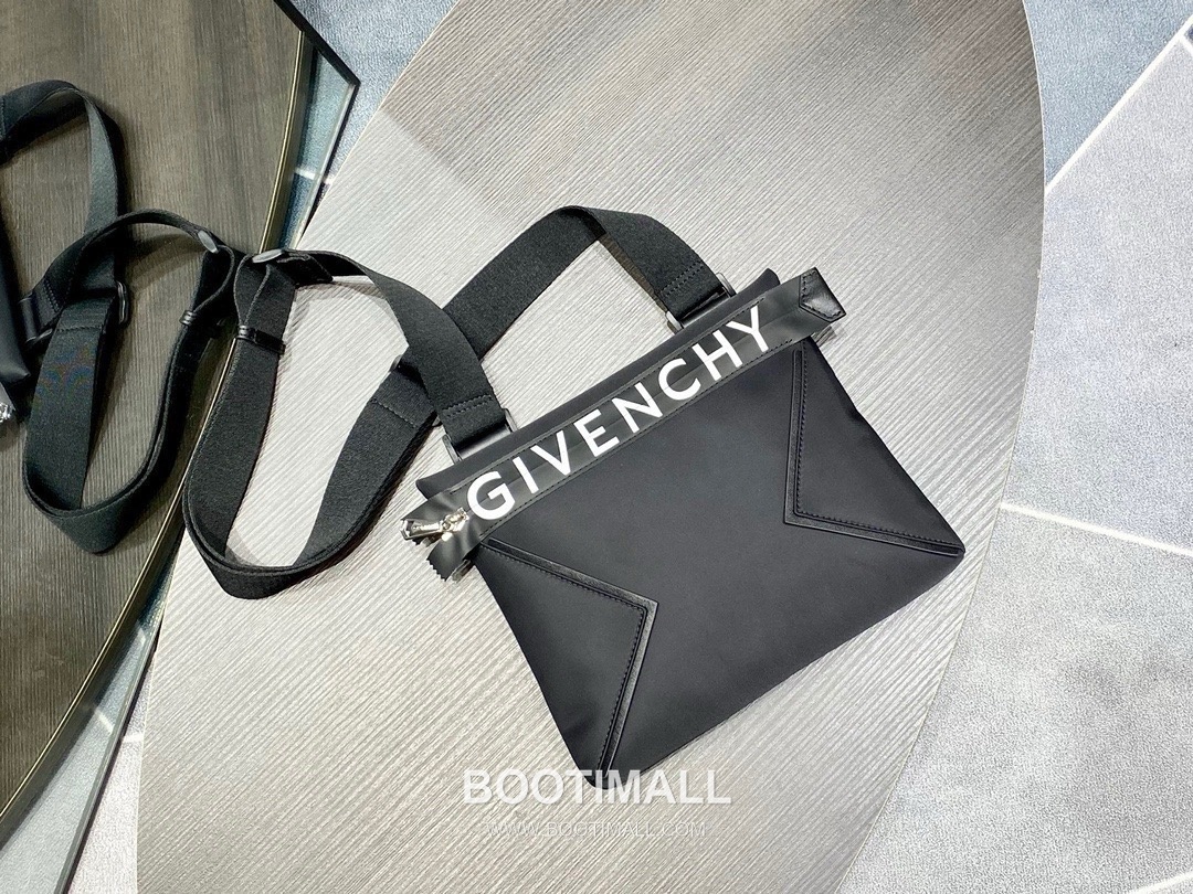 Givenchy Nylon Canvas Crossbody Bag with Calfskin Trim and Logo Zip Detail 지방시 나일론 캔버스 카프스킨 트림 로고 지퍼 크로스바디백 26cm 4