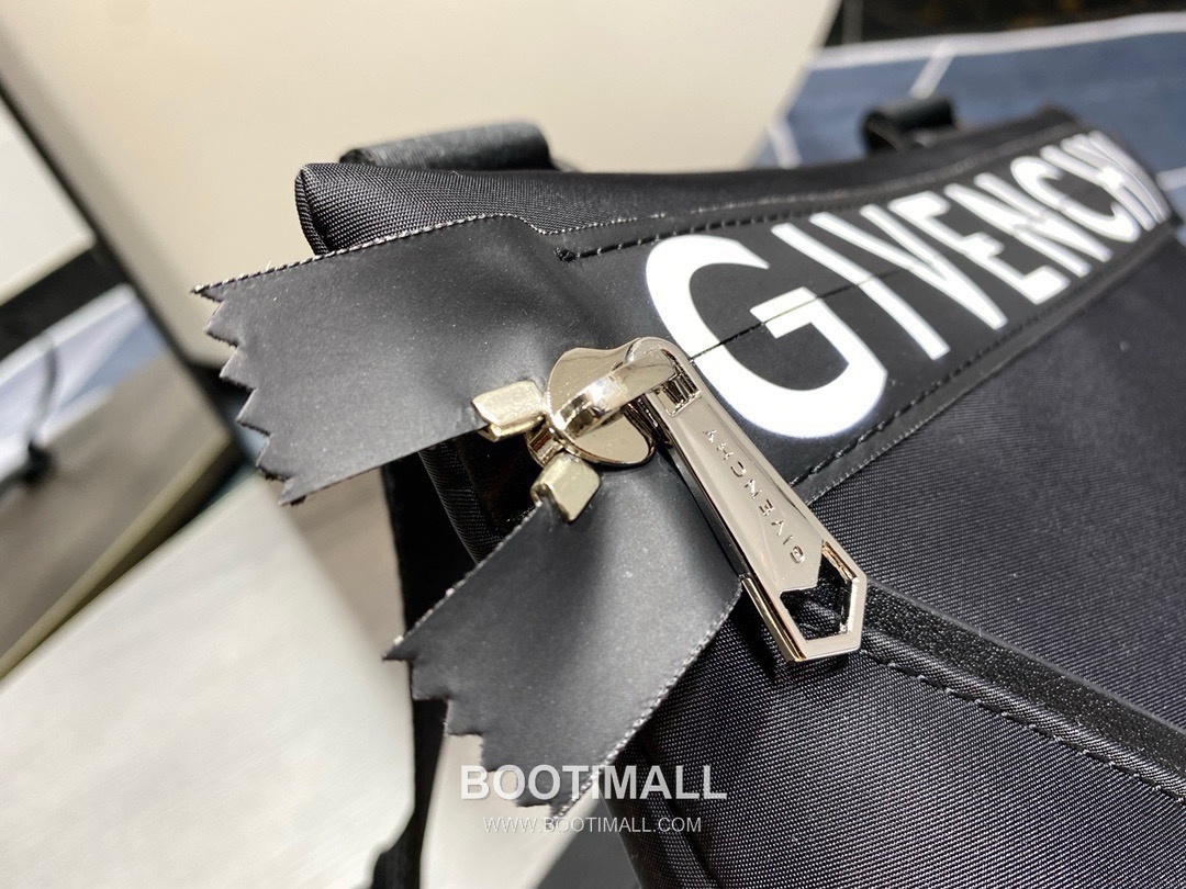 Givenchy Nylon Canvas Crossbody Bag with Calfskin Trim and Logo Zip Detail 지방시 나일론 캔버스 카프스킨 트림 로고 지퍼 크로스바디백 26cm 7