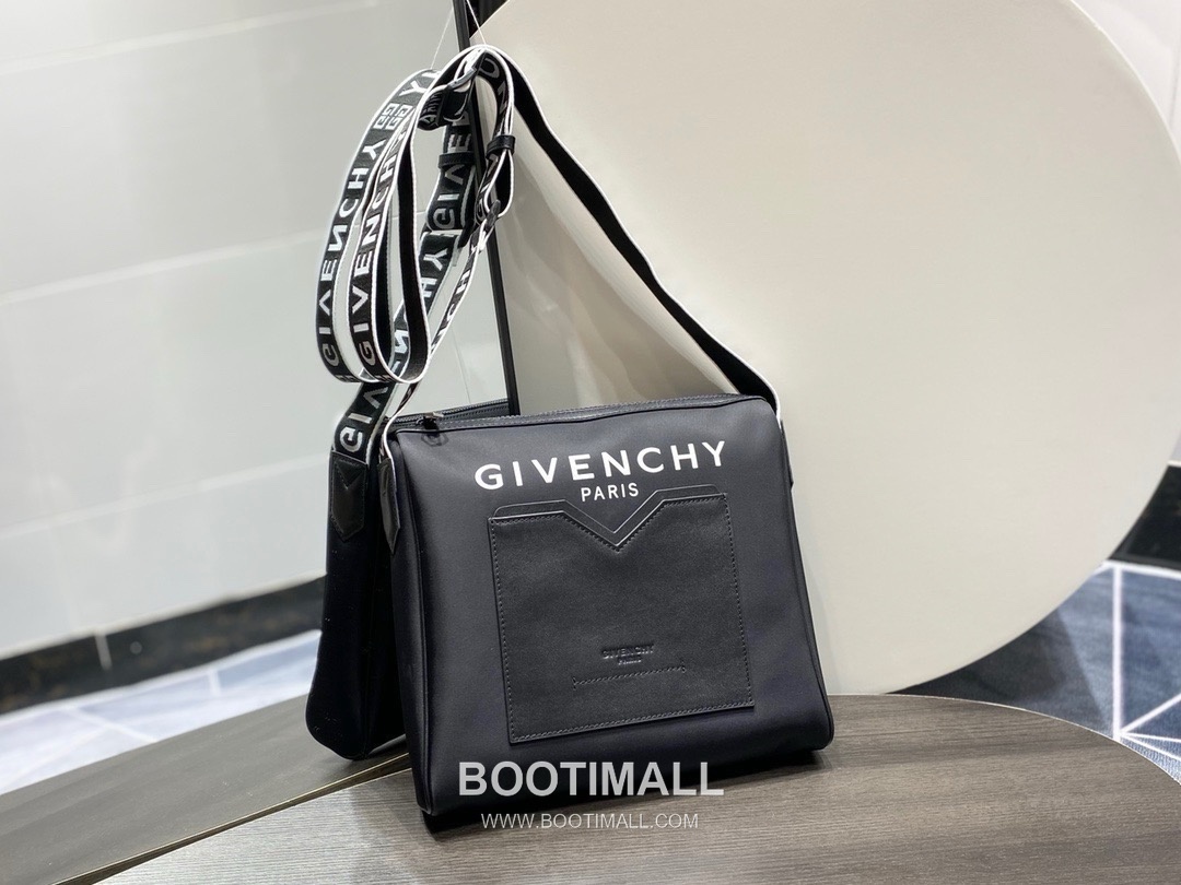 Givenchy Nylon Canvas Crossbody Bag with Calfskin Trim and Logo Zip Closure Detail 지방시 나일론 캔버스 카프스킨 트림 로고 지퍼 클로저 크로스바디백 26cm 1
