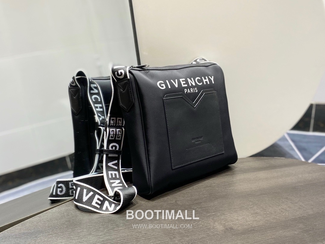 Givenchy Nylon Canvas Crossbody Bag with Calfskin Trim and Logo Zip Closure Detail 지방시 나일론 캔버스 카프스킨 트림 로고 지퍼 클로저 크로스바디백 26cm 3