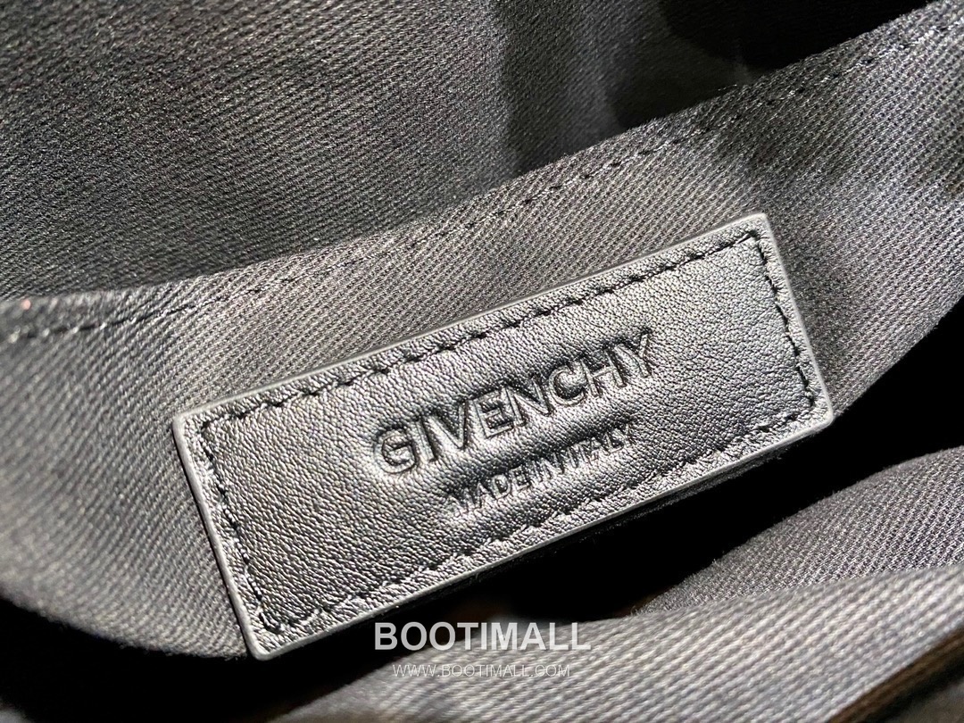 Givenchy Nylon Canvas Crossbody Bag with Calfskin Trim and Logo Zip Closure Detail 지방시 나일론 캔버스 카프스킨 트림 로고 지퍼 클로저 크로스바디백 26cm 8