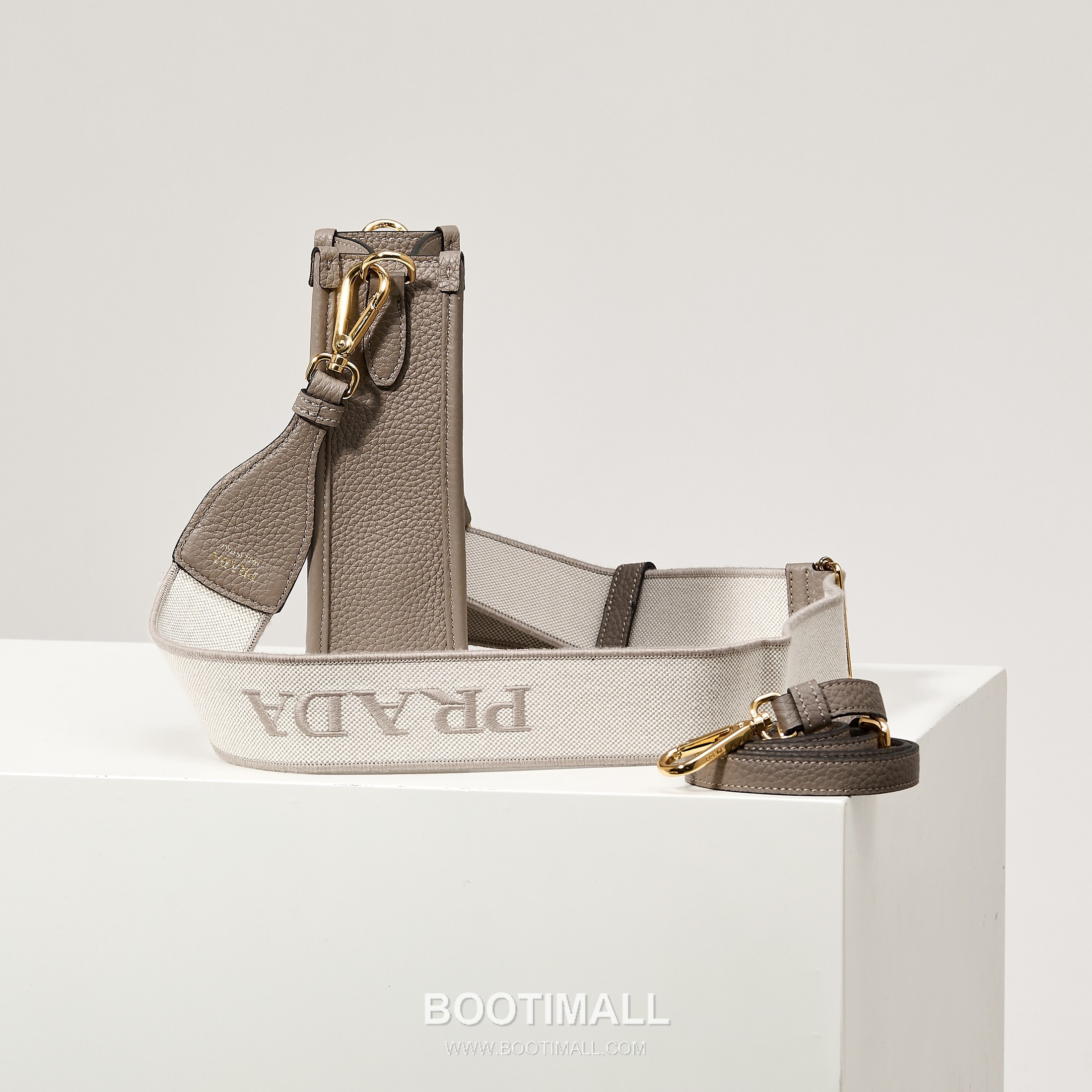 Prada Leather Mini Tote Bag with Triangle Logo and Dual Strap Detail 프라다 레더 트라이앵글 로고 듀얼 스트랩 미니 토트백 1BH191-1 19cm 3