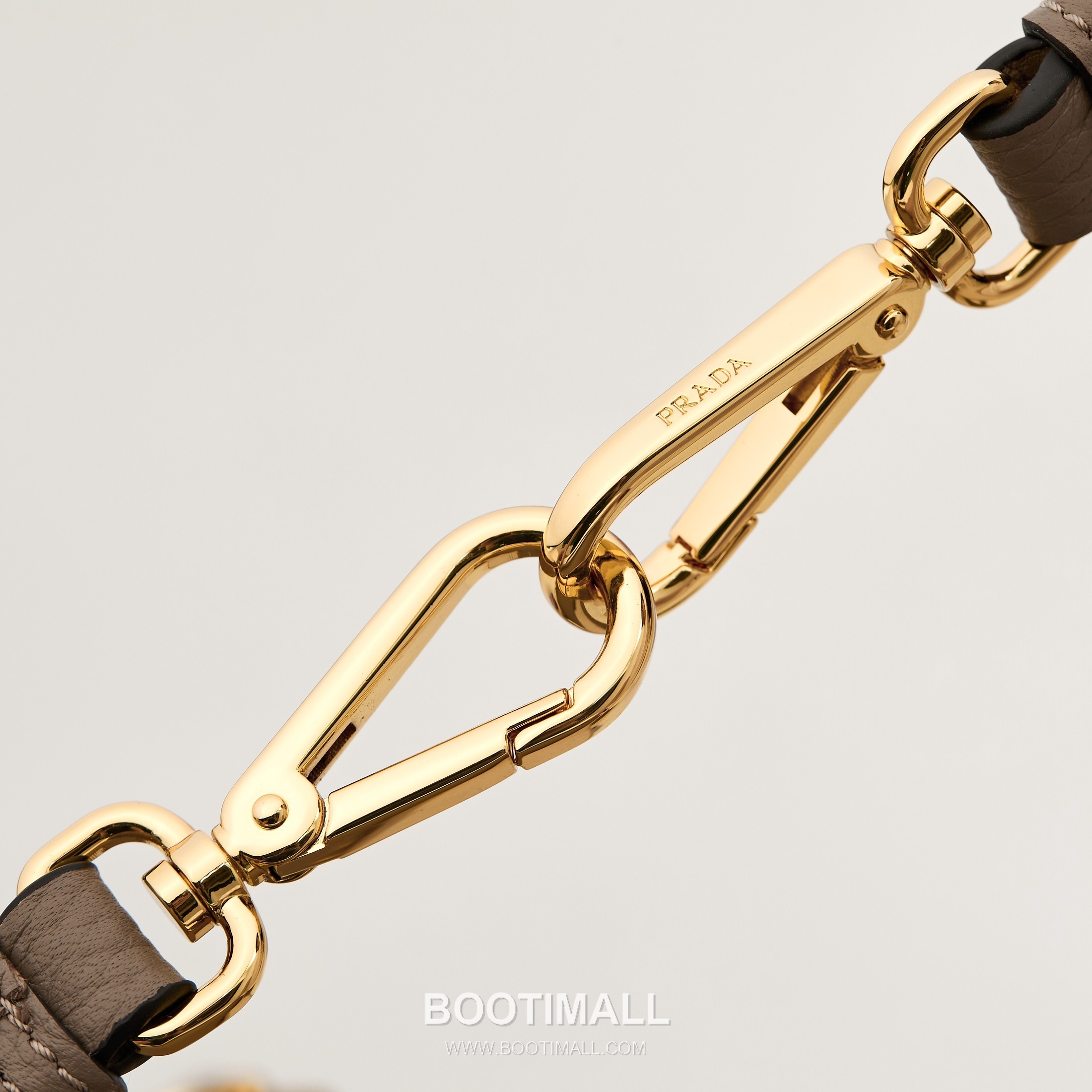 Prada Leather Mini Tote Bag with Triangle Logo and Dual Strap Detail 프라다 레더 트라이앵글 로고 듀얼 스트랩 미니 토트백 1BH191-1 19cm 5