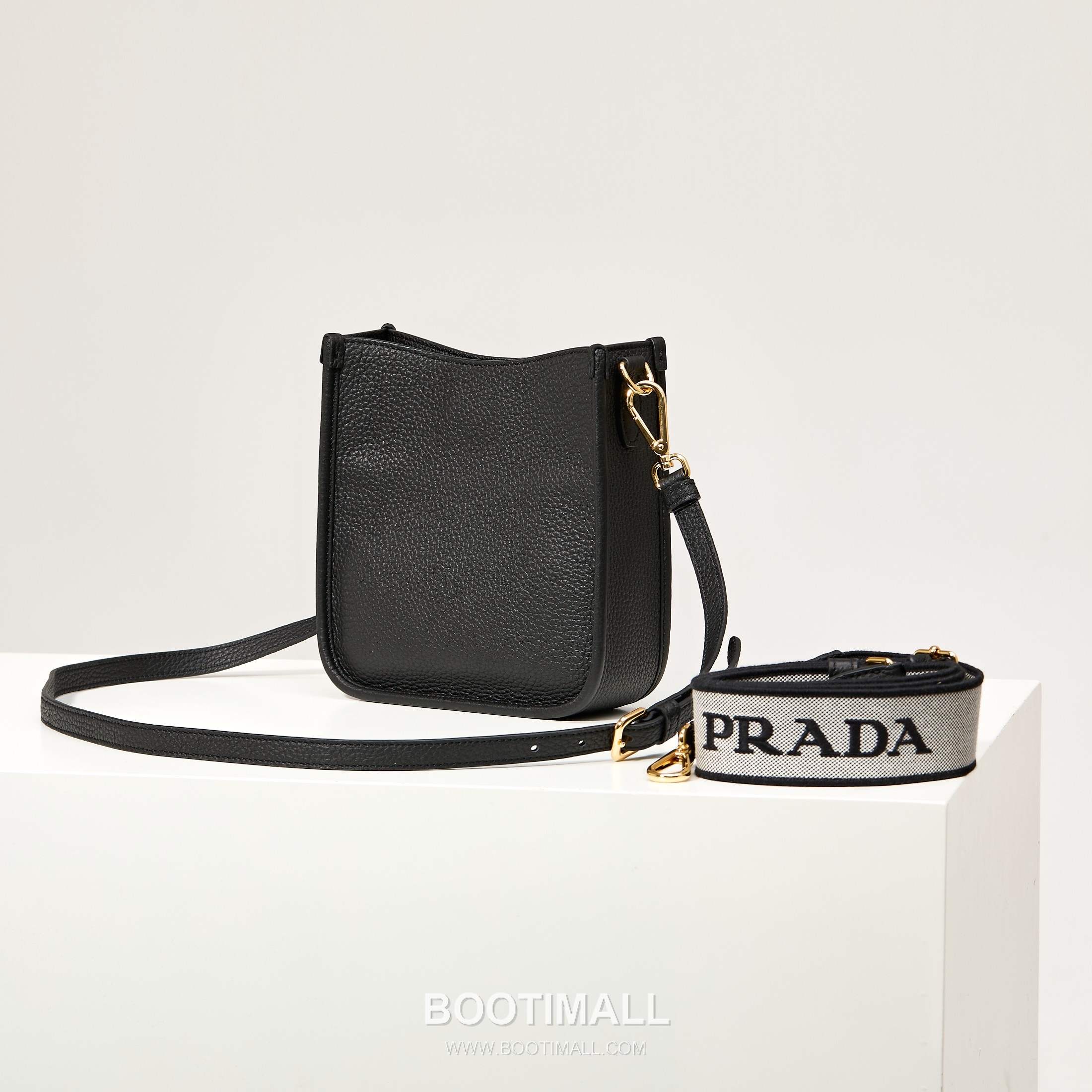 Prada Leather Mini Tote Bag with Triangle Logo and Dual Strap Detail 프라다 레더 트라이앵글 로고 듀얼 스트랩 미니 토트백 1BH191-1 19cm 2