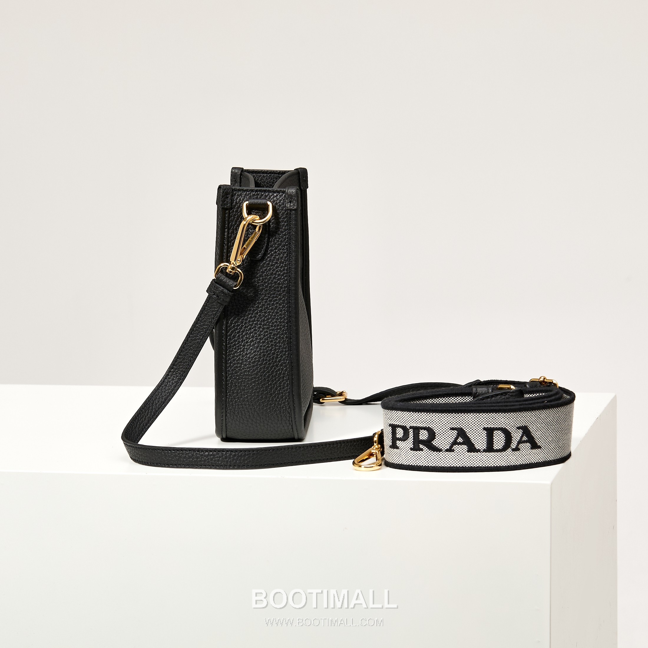Prada Leather Mini Tote Bag with Triangle Logo and Dual Strap Detail 프라다 레더 트라이앵글 로고 듀얼 스트랩 미니 토트백 1BH191-1 19cm 3