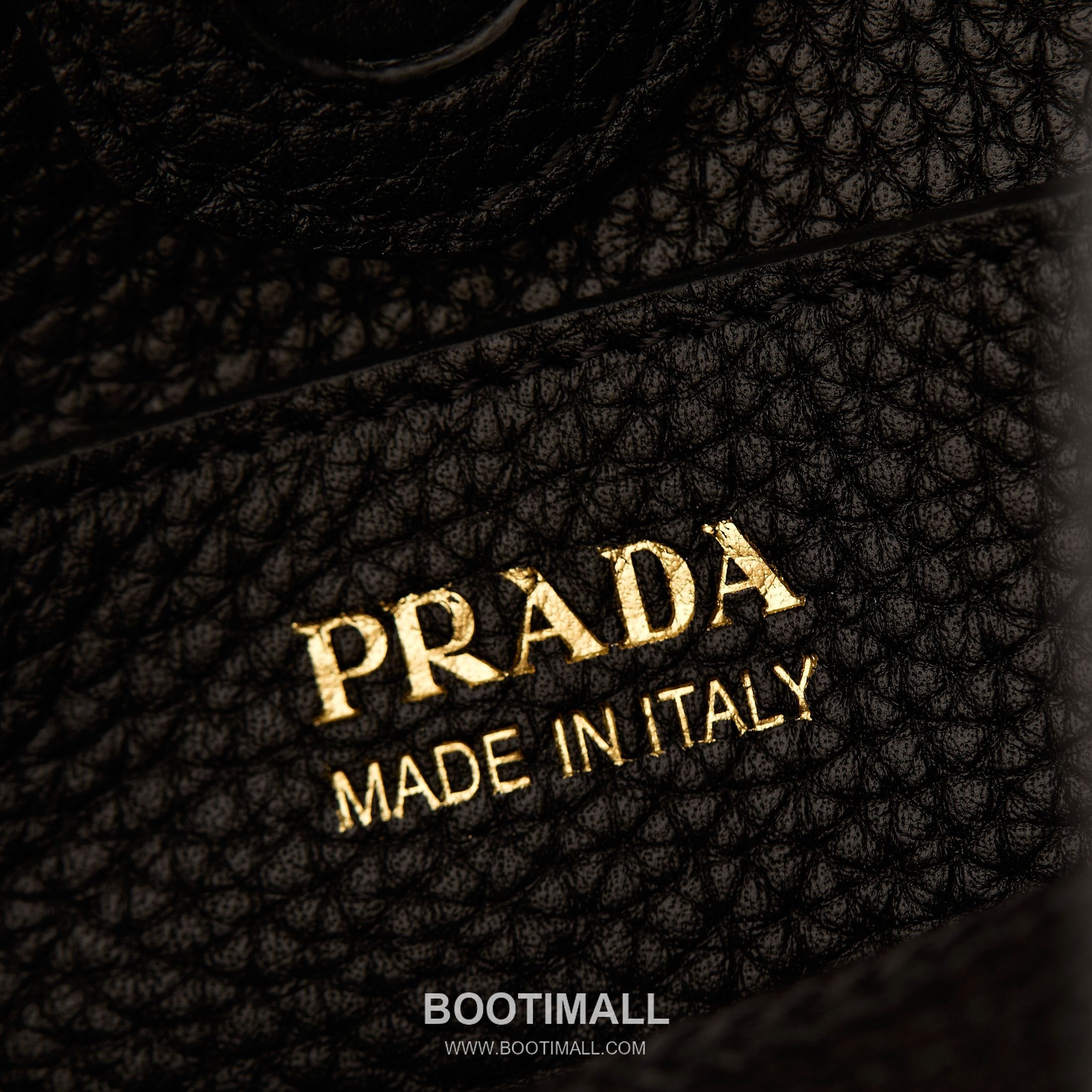 Prada Leather Mini Tote Bag with Triangle Logo and Dual Strap Detail 프라다 레더 트라이앵글 로고 듀얼 스트랩 미니 토트백 1BH191-1 19cm 8