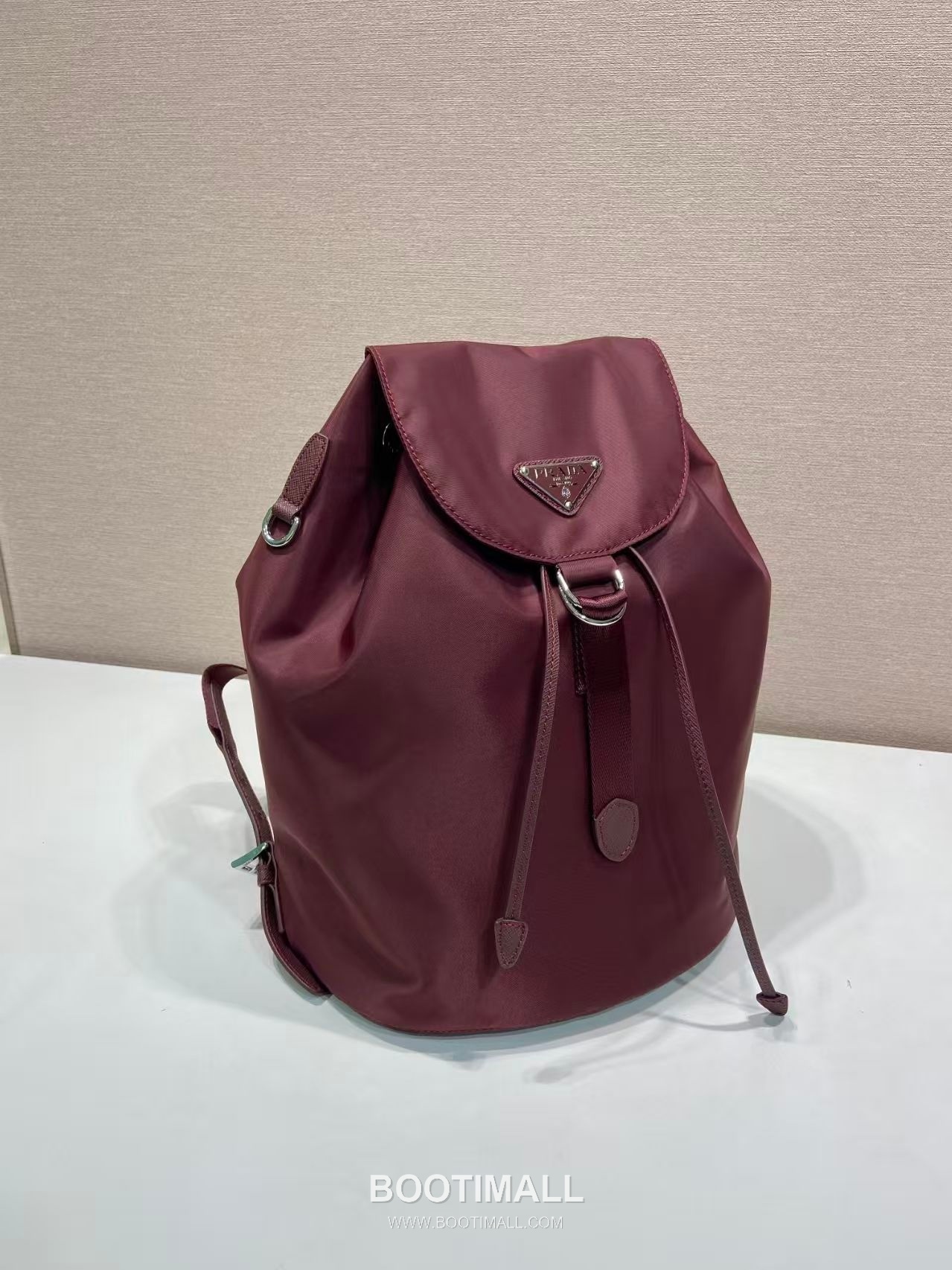 Prada Re-Nylon Backpack with Saffiano Leather Trim and Minimal Strap Design 프라다 리나일론 사피아노 가죽 트림 미니멀 스트랩 백팩 1BZ0197 25cm 2