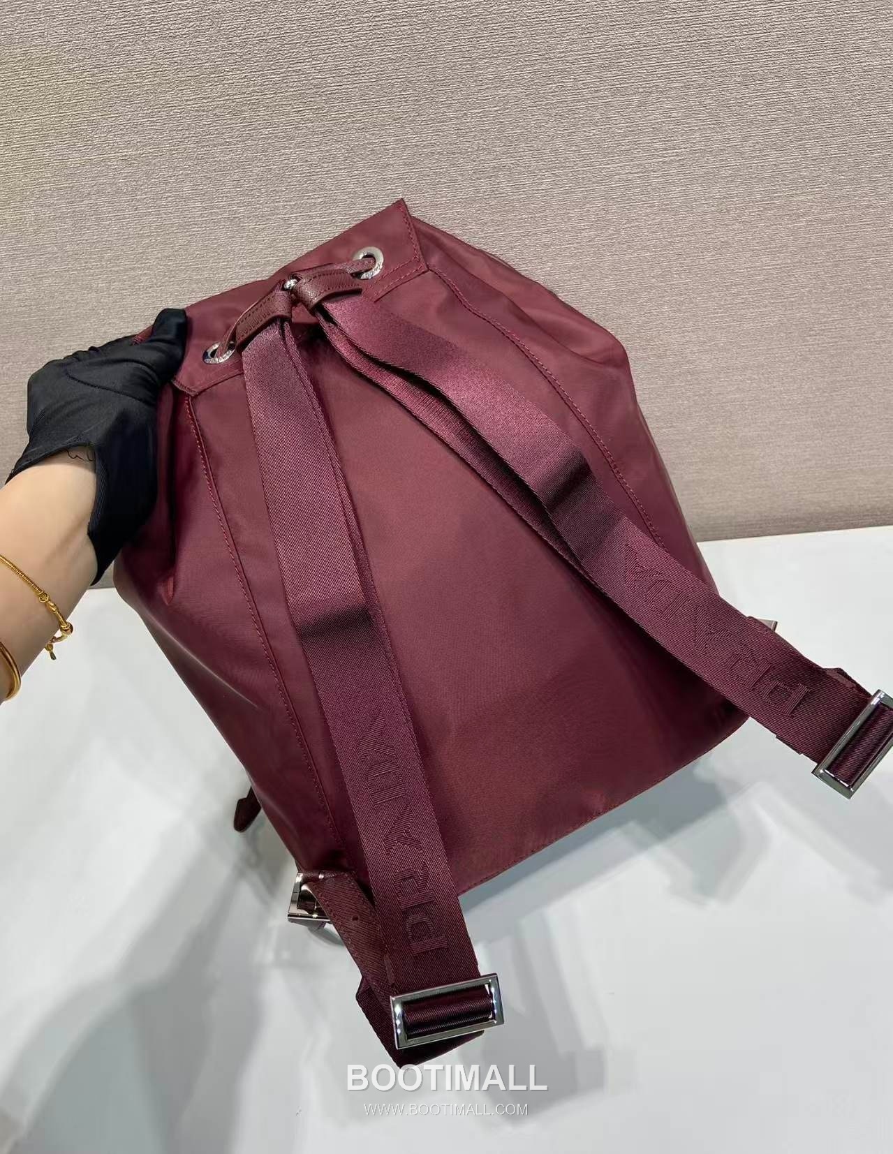 Prada Re-Nylon Backpack with Saffiano Leather Trim and Minimal Strap Design 프라다 리나일론 사피아노 가죽 트림 미니멀 스트랩 백팩 1BZ0197 25cm 4