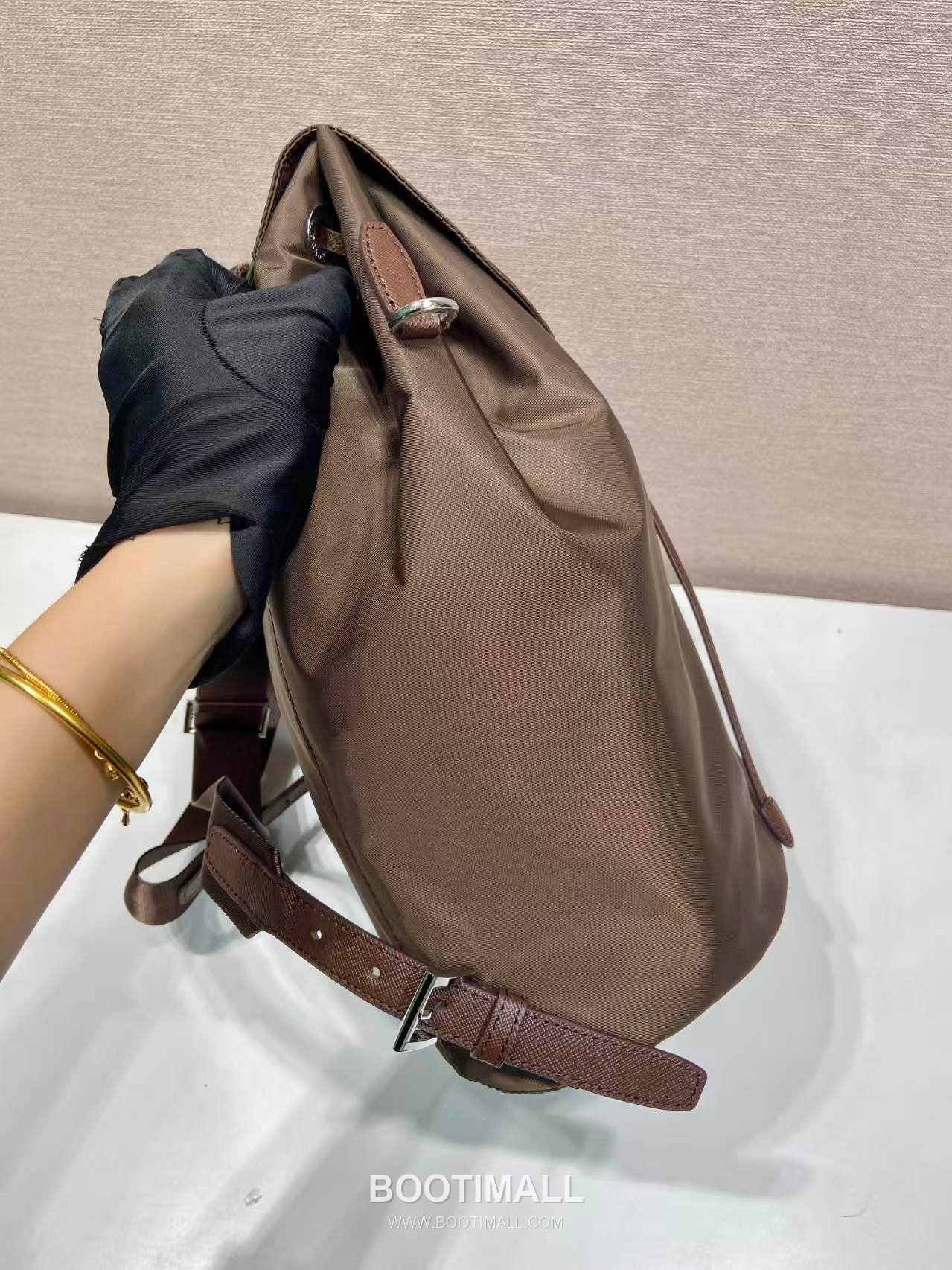 Prada Re-Nylon Backpack with Saffiano Leather Trim and Minimal Strap Design 프라다 리나일론 사피아노 가죽 트림 미니멀 스트랩 백팩 1BZ0197 25cm 6
