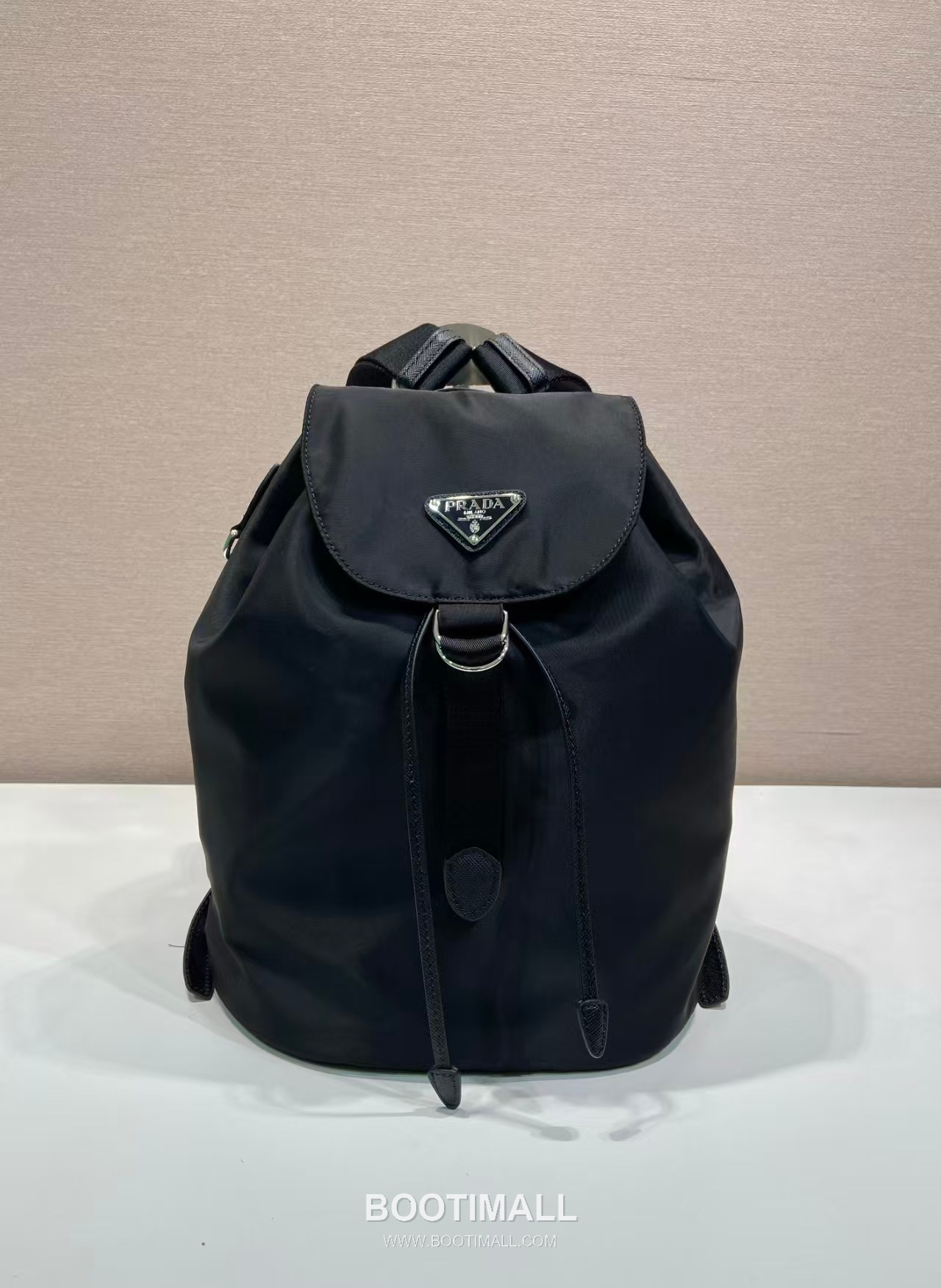 Prada Re-Nylon Backpack with Saffiano Leather Trim and Minimal Strap Design 프라다 리나일론 사피아노 가죽 트림 미니멀 스트랩 백팩 1BZ0197 25cm 1