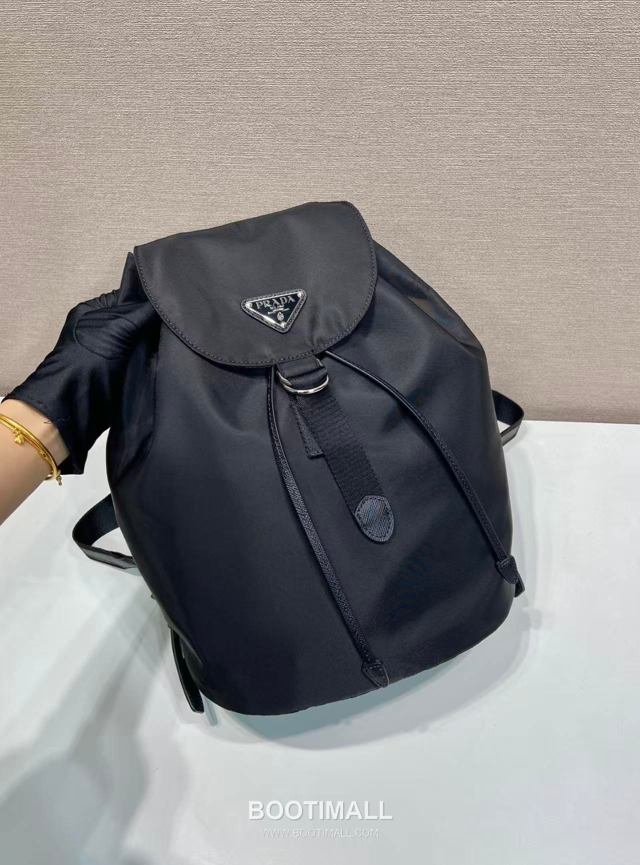 Prada Re-Nylon Backpack with Saffiano Leather Trim and Minimal Strap Design 프라다 리나일론 사피아노 가죽 트림 미니멀 스트랩 백팩 1BZ0197 25cm 3