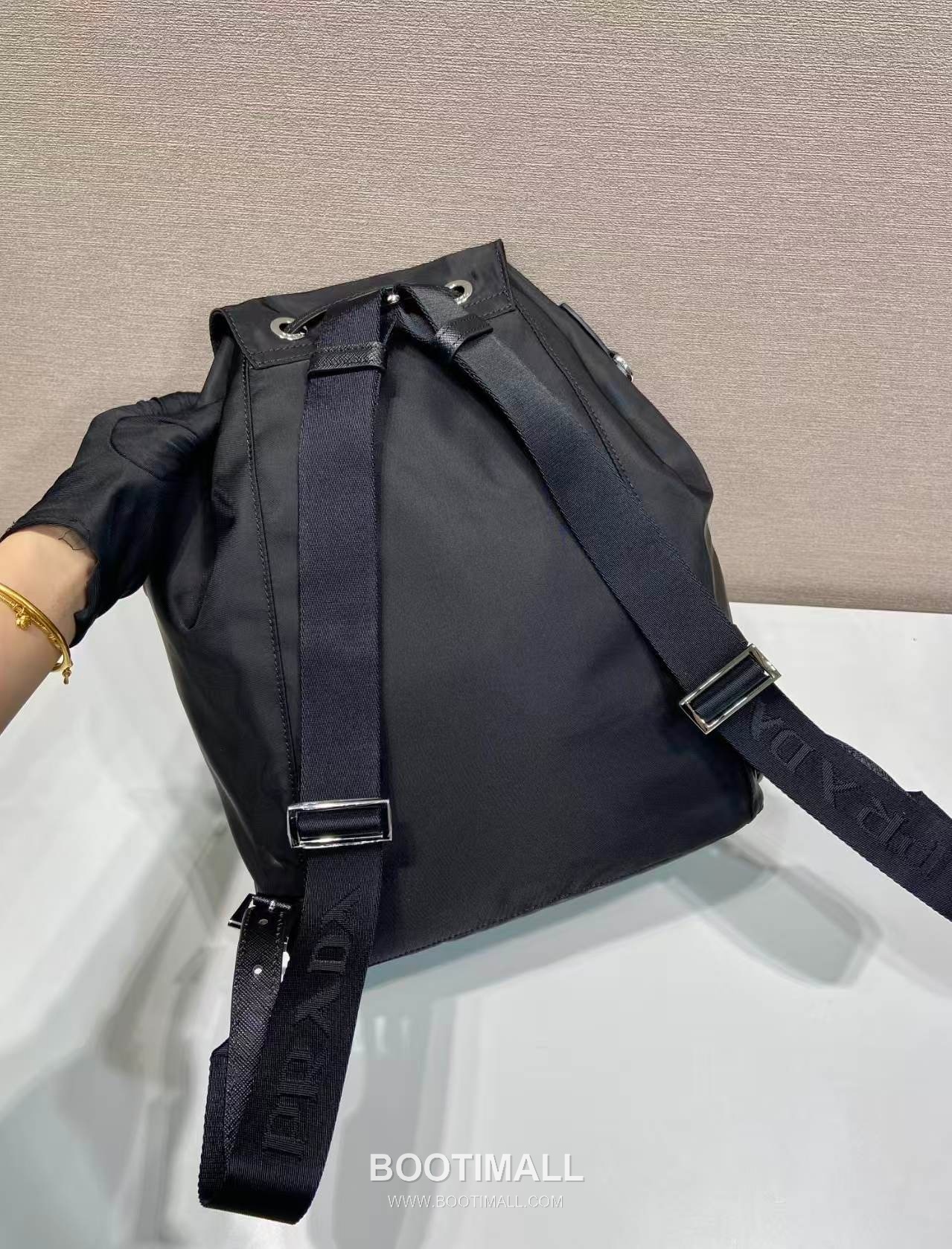 Prada Re-Nylon Backpack with Saffiano Leather Trim and Minimal Strap Design 프라다 리나일론 사피아노 가죽 트림 미니멀 스트랩 백팩 1BZ0197 25cm 4