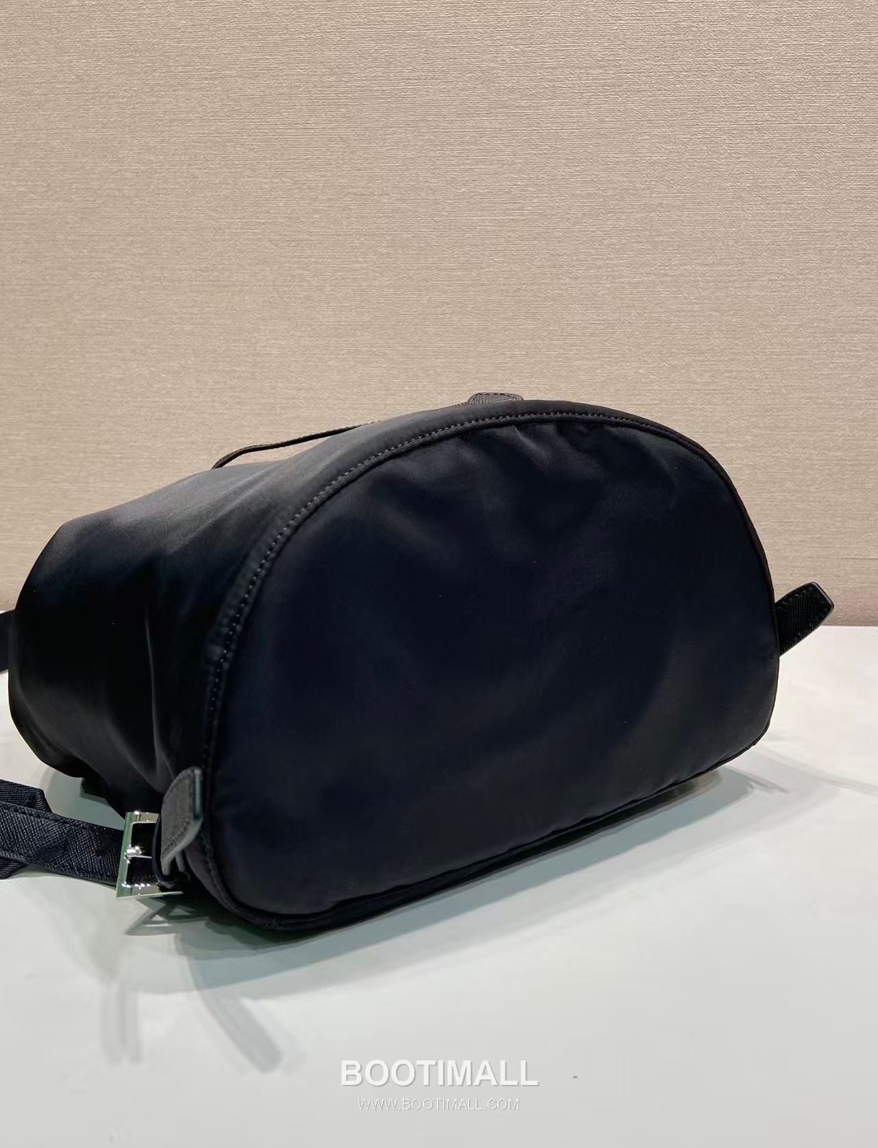 Prada Re-Nylon Backpack with Saffiano Leather Trim and Minimal Strap Design 프라다 리나일론 사피아노 가죽 트림 미니멀 스트랩 백팩 1BZ0197 25cm 6