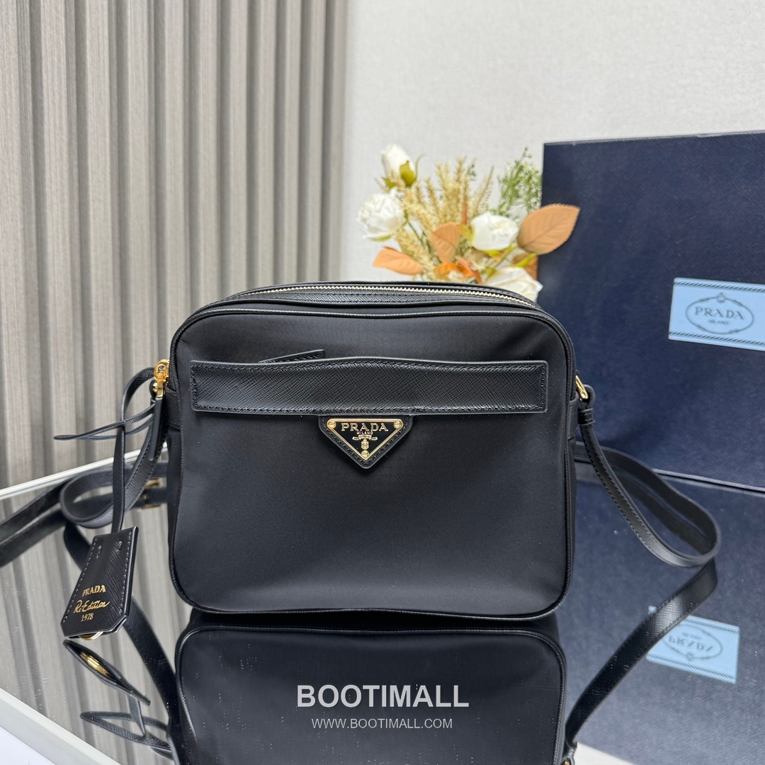 Prada Re-Nylon Crossbody Bag with Saffiano Leather Trim and Triple Zip Pocket Detail 프라다 리나일론 사피아노 가죽 트림 트리플 지퍼 포켓 크로스바디백 1BH218 21cm 1