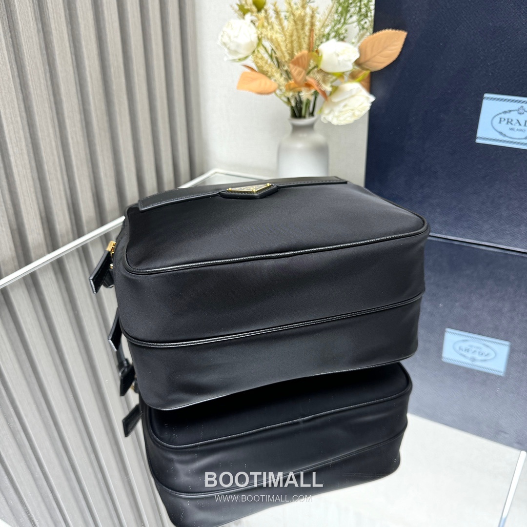 Prada Re-Nylon Crossbody Bag with Saffiano Leather Trim and Triple Zip Pocket Detail 프라다 리나일론 사피아노 가죽 트림 트리플 지퍼 포켓 크로스바디백 1BH218 21cm 5