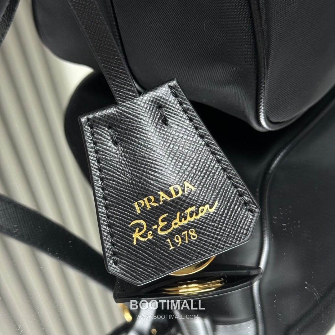 Prada Re-Nylon Crossbody Bag with Saffiano Leather Trim and Triple Zip Pocket Detail 프라다 리나일론 사피아노 가죽 트림 트리플 지퍼 포켓 크로스바디백 1BH218 21cm 8
