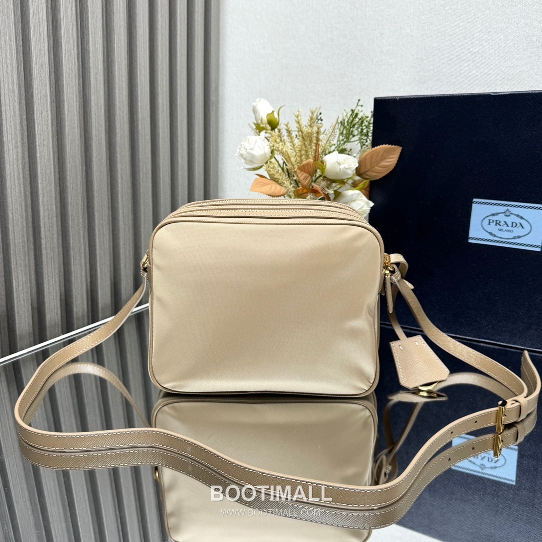 Prada Re-Nylon Crossbody Bag with Saffiano Leather Trim and Triple Zip Pocket Detail 프라다 리나일론 사피아노 가죽 트림 트리플 지퍼 포켓 크로스바디백 1BH218 21cm 3