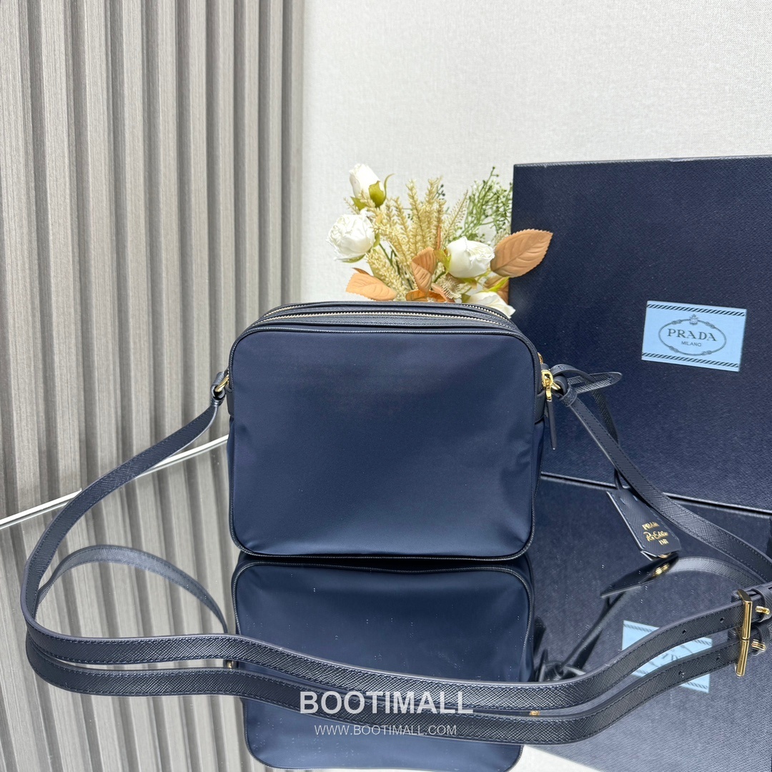 Prada Re-Nylon Crossbody Bag with Saffiano Leather Trim and Triple Zip Pocket Detail 프라다 리나일론 사피아노 가죽 트림 트리플 지퍼 포켓 크로스바디백 1BH218 21cm 3