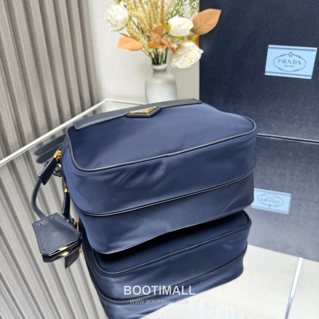 Prada Re-Nylon Crossbody Bag with Saffiano Leather Trim and Triple Zip Pocket Detail 프라다 리나일론 사피아노 가죽 트림 트리플 지퍼 포켓 크로스바디백 1BH218 21cm 4