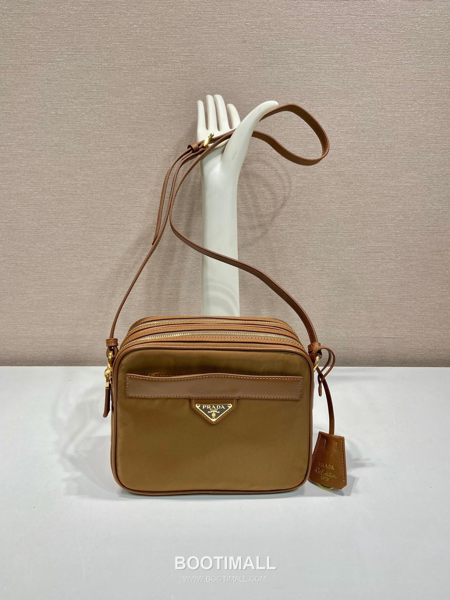 Prada Re-Nylon Crossbody Bag with Saffiano Leather Trim and Triple Zip Pocket Detail 프라다 리나일론 사피아노 가죽 트림 트리플 지퍼 포켓 크로스바디백 1BH218 21cm 1