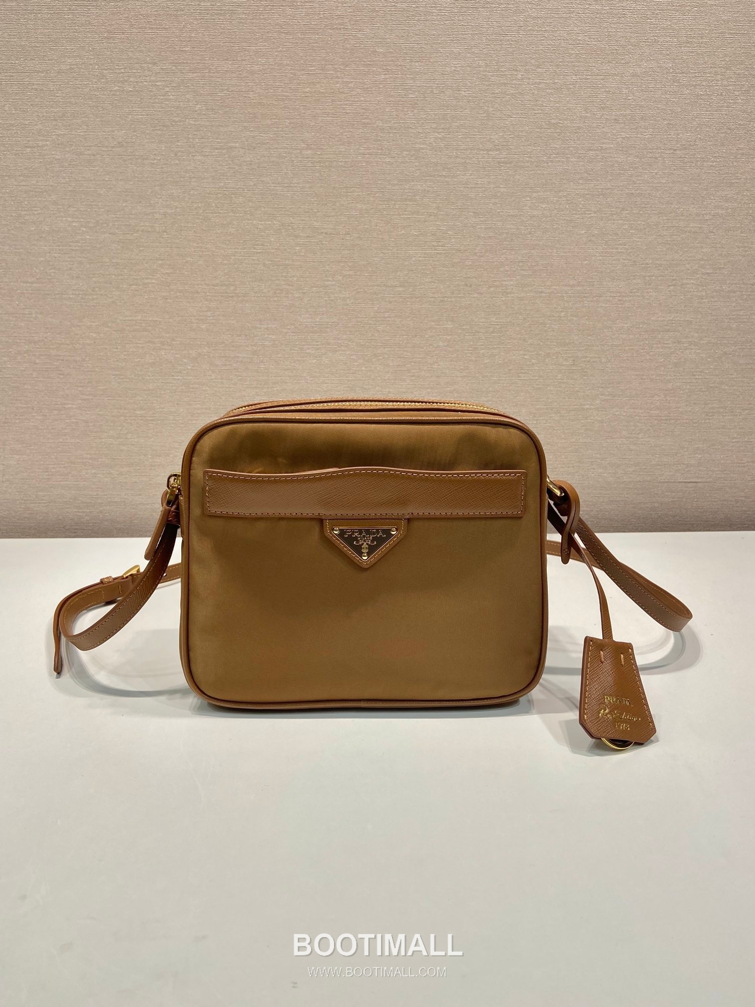 Prada Re-Nylon Crossbody Bag with Saffiano Leather Trim and Triple Zip Pocket Detail 프라다 리나일론 사피아노 가죽 트림 트리플 지퍼 포켓 크로스바디백 1BH218 21cm 2