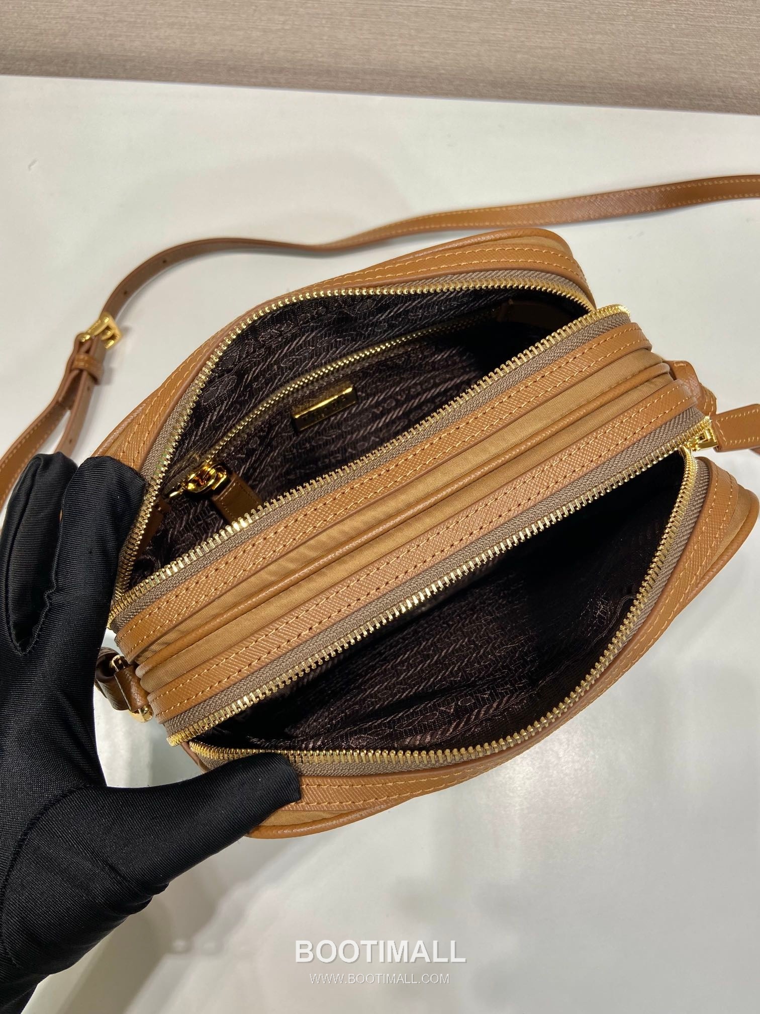 Prada Re-Nylon Crossbody Bag with Saffiano Leather Trim and Triple Zip Pocket Detail 프라다 리나일론 사피아노 가죽 트림 트리플 지퍼 포켓 크로스바디백 1BH218 21cm 8