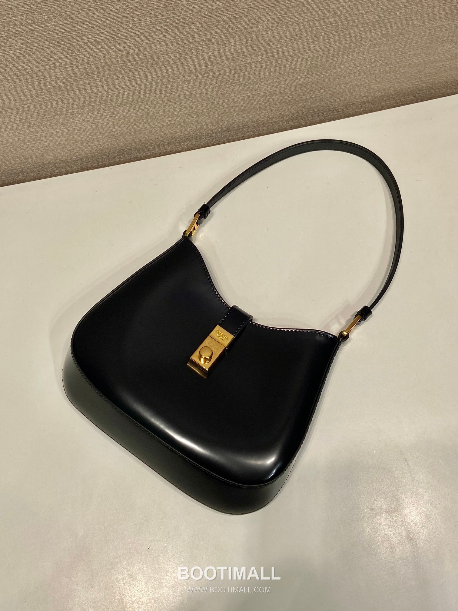Prada Cheo Glossy Calfskin Shoulder Bag with Lock Closure Detail 프라다 체오 글로시 카프스킨 락 클로저 숄더백 1BC169A 22cm 4