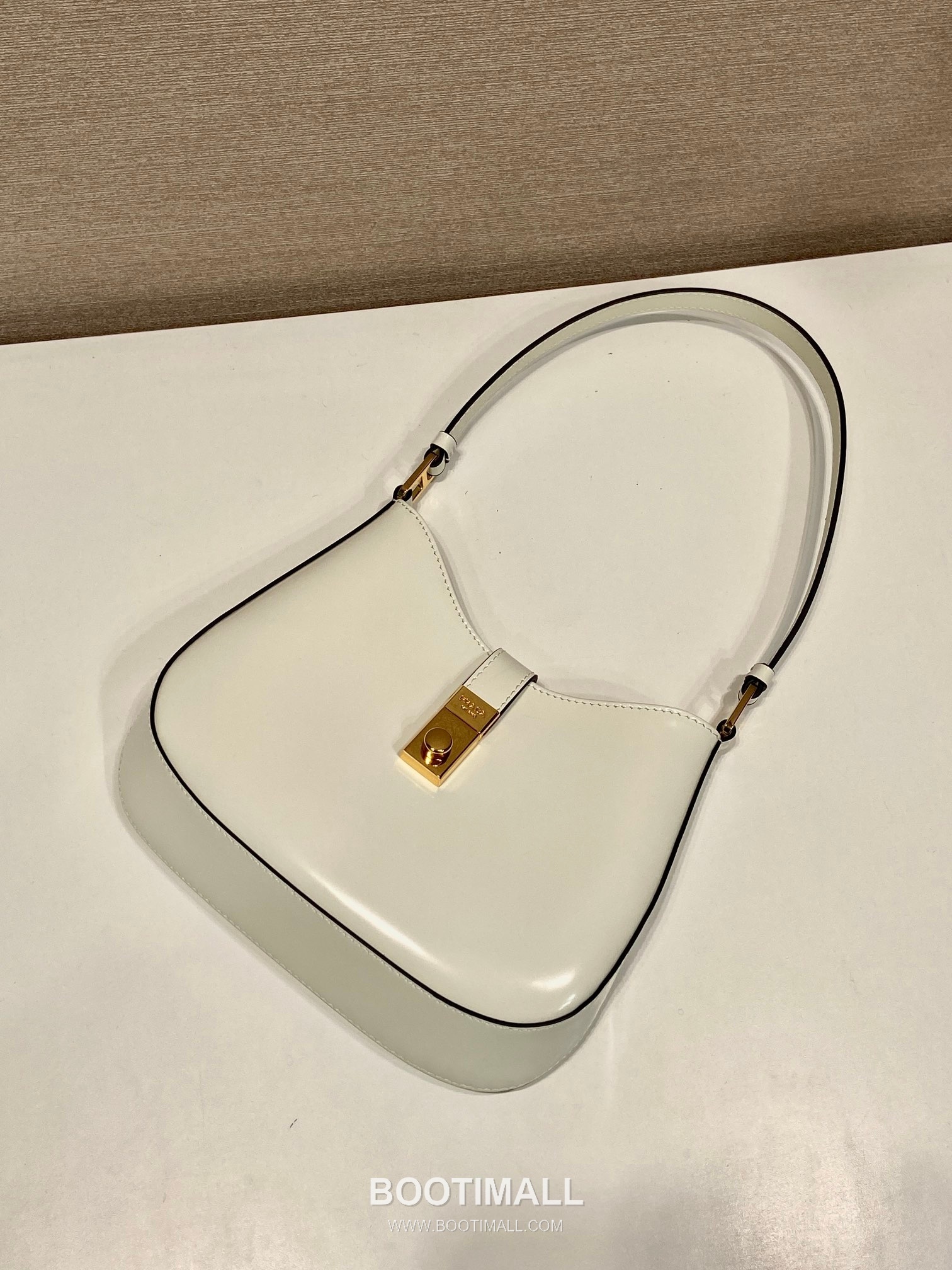 Prada Cheo Glossy Calfskin Shoulder Bag with Lock Closure Detail 프라다 체오 글로시 카프스킨 락 클로저 숄더백 1BC169A 22cm 4