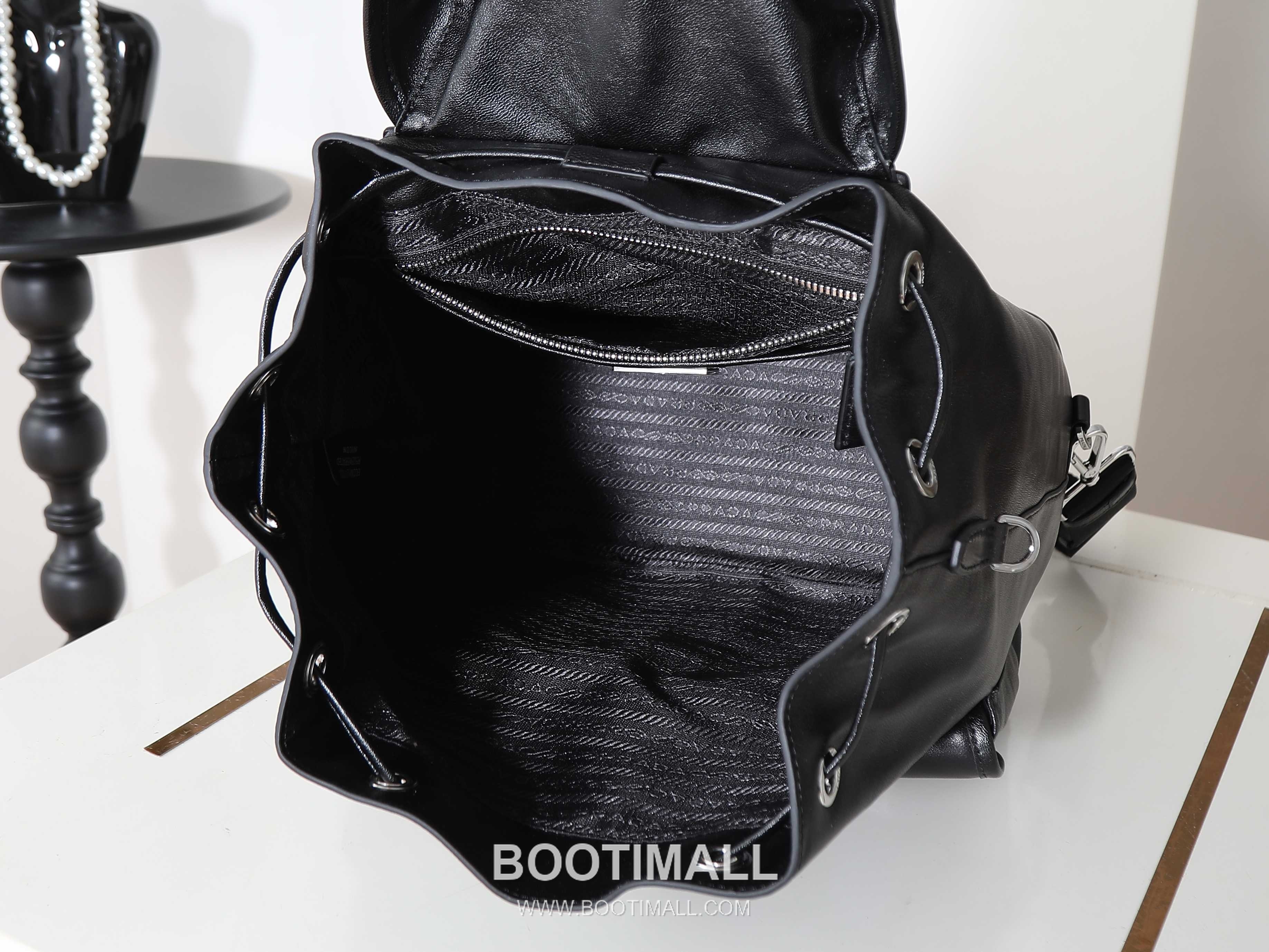 Prada Triangle Logo Lambskin Flap Backpack with Dual Front Pocket Detail 프라다 트라이앵글 로고 램스킨 플랩 백팩 듀얼 포켓 1BZ811B 30cm 7